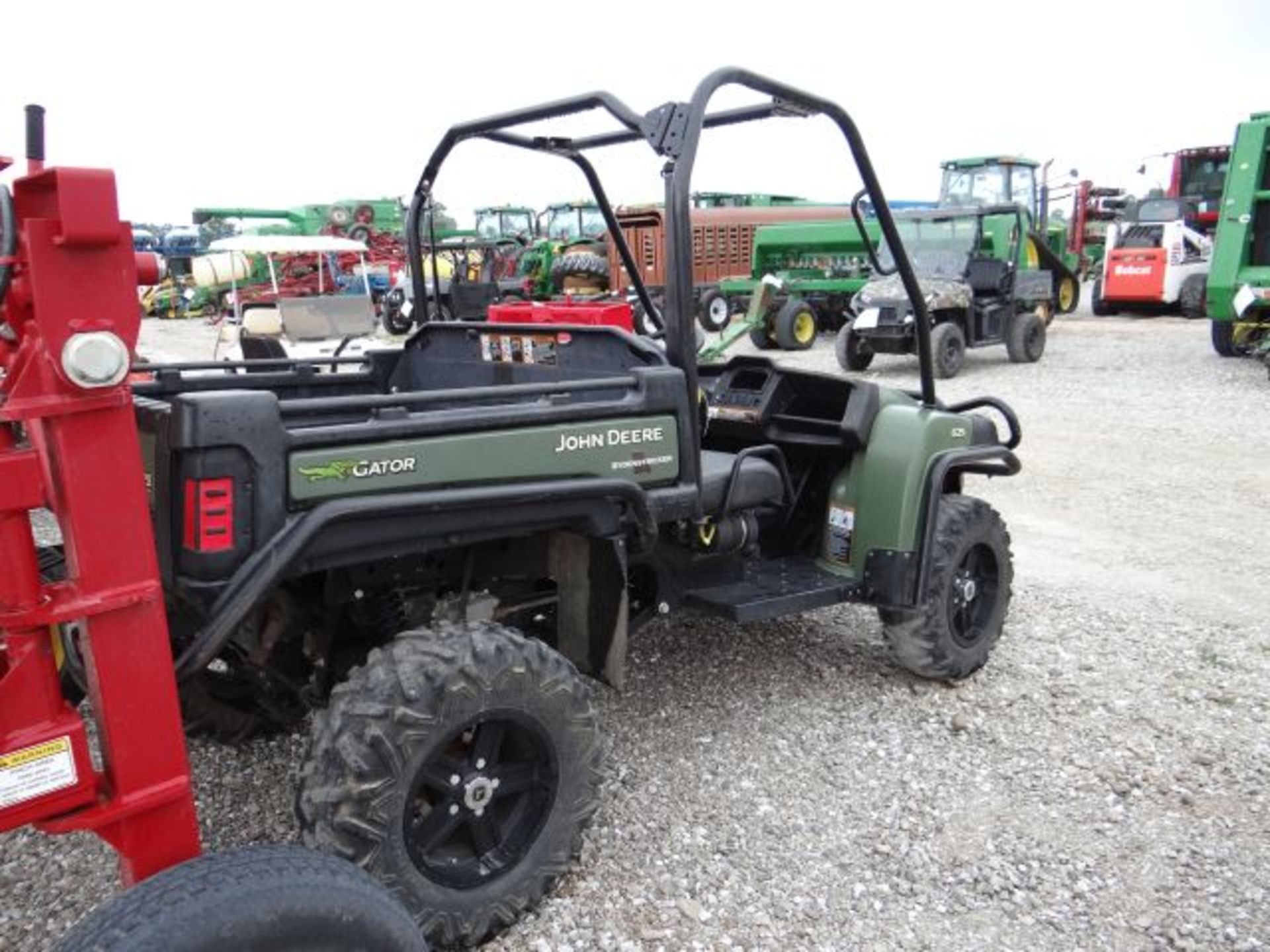 JD 625i Gator, 2012 #112433, 1011 hrs, Black Alloy Wheels, Grill Guard, Rear Protection Pkg - Image 5 of 6