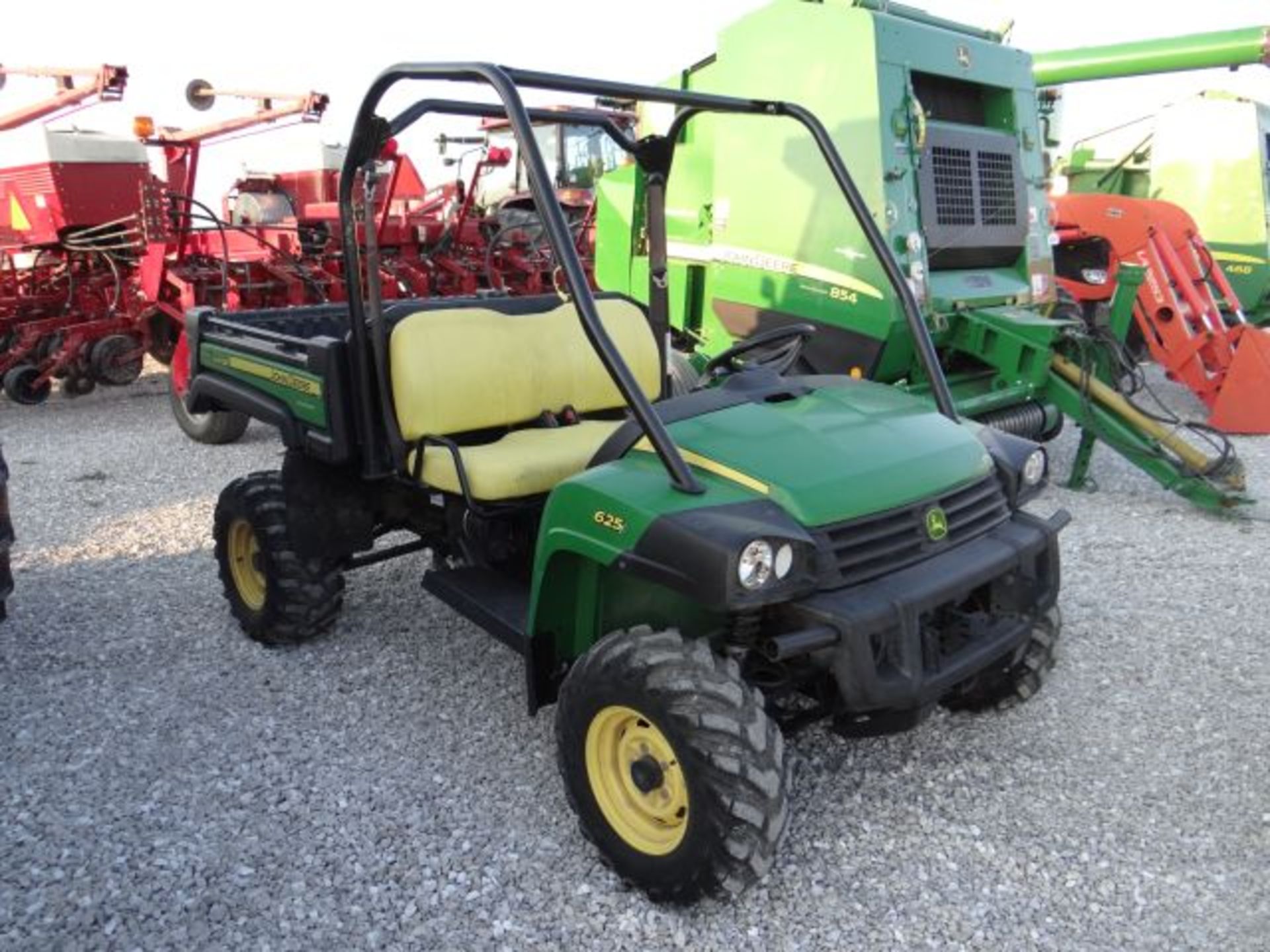 JD 625i Gator, 2011 #112652, 860 hrs, Bench Seat, ROPS - Image 2 of 4
