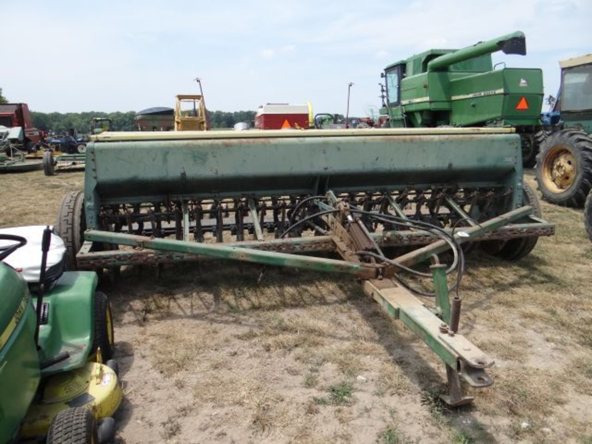 JD 8300 Drill 21 Hole, 7" Spacing, Double Disk - Image 2 of 3