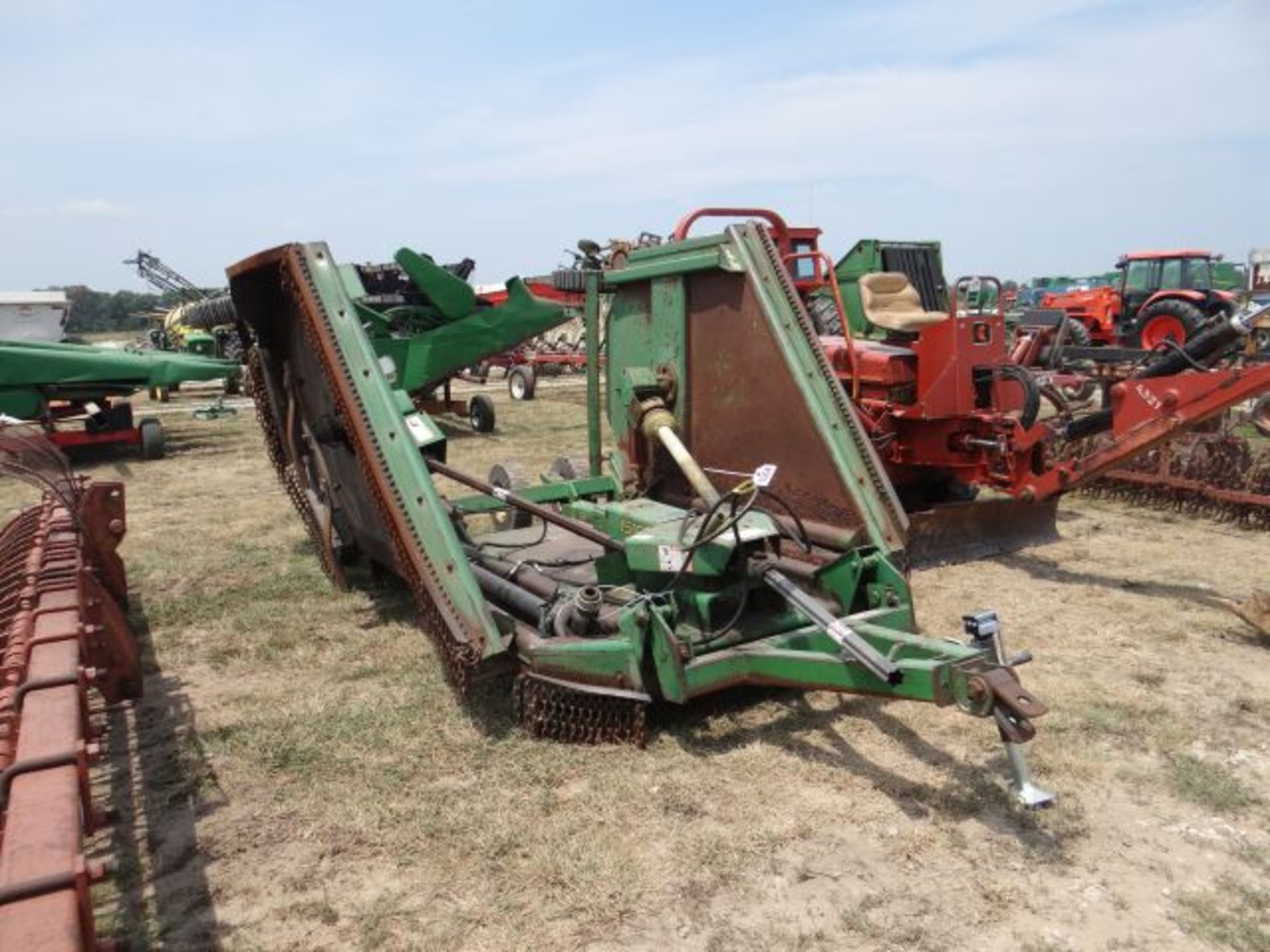 JD 1518 Cutter, 1993 #60393, 6 Laminated Tires, 1000 PTO, Front and Rear Chains, Near New Blades