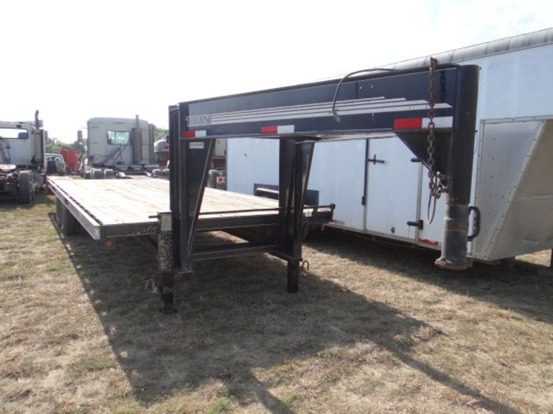 1999 Titan Flatbed Trailer 24' w/Dovetail, Gooseneck, Title in the Office - Image 2 of 3