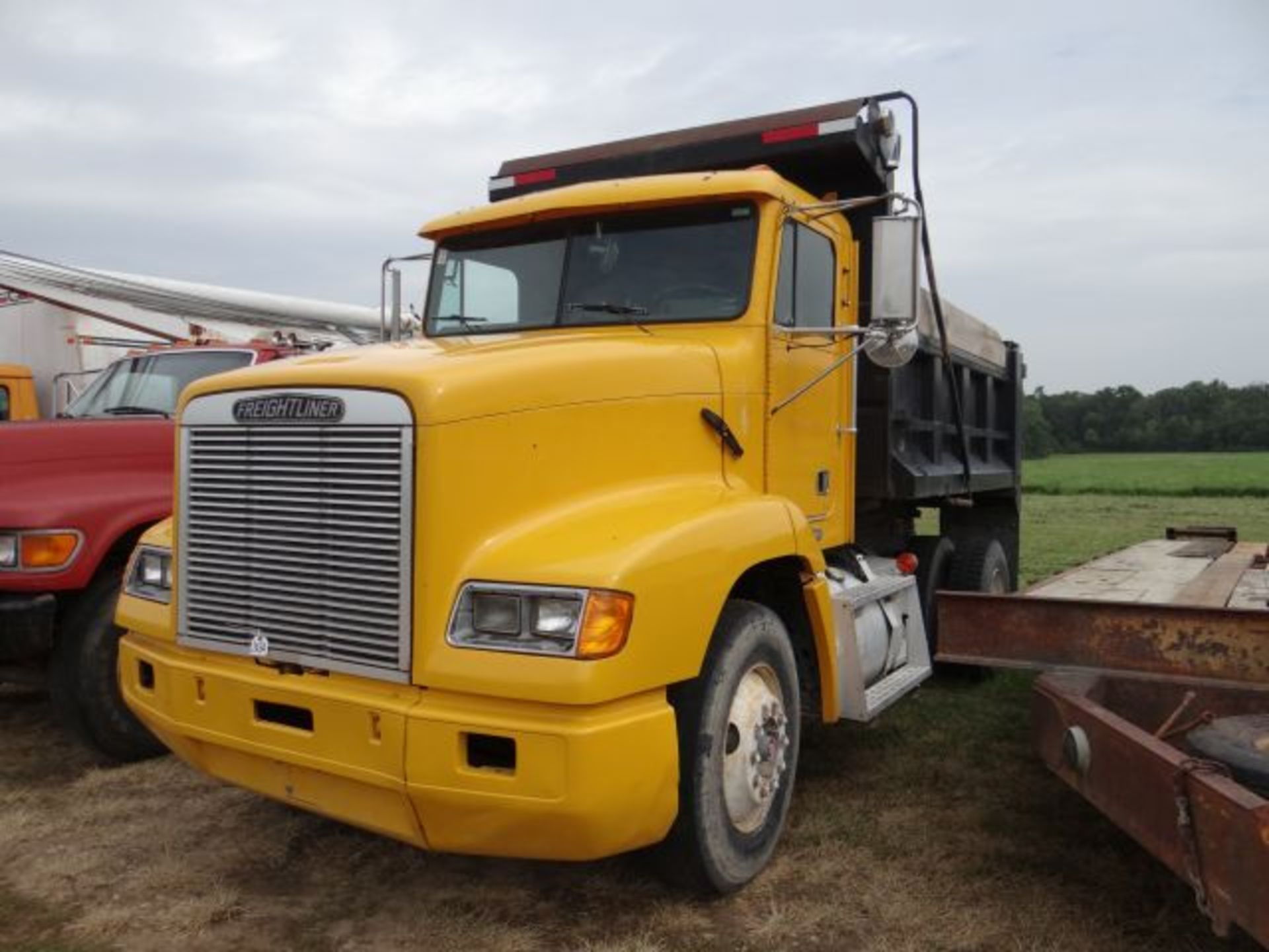 1993 Freightliner Dump Truck 400,000+ miles, 9sp, Elec Roll Tarp, Air Operated Tailgate, Title in