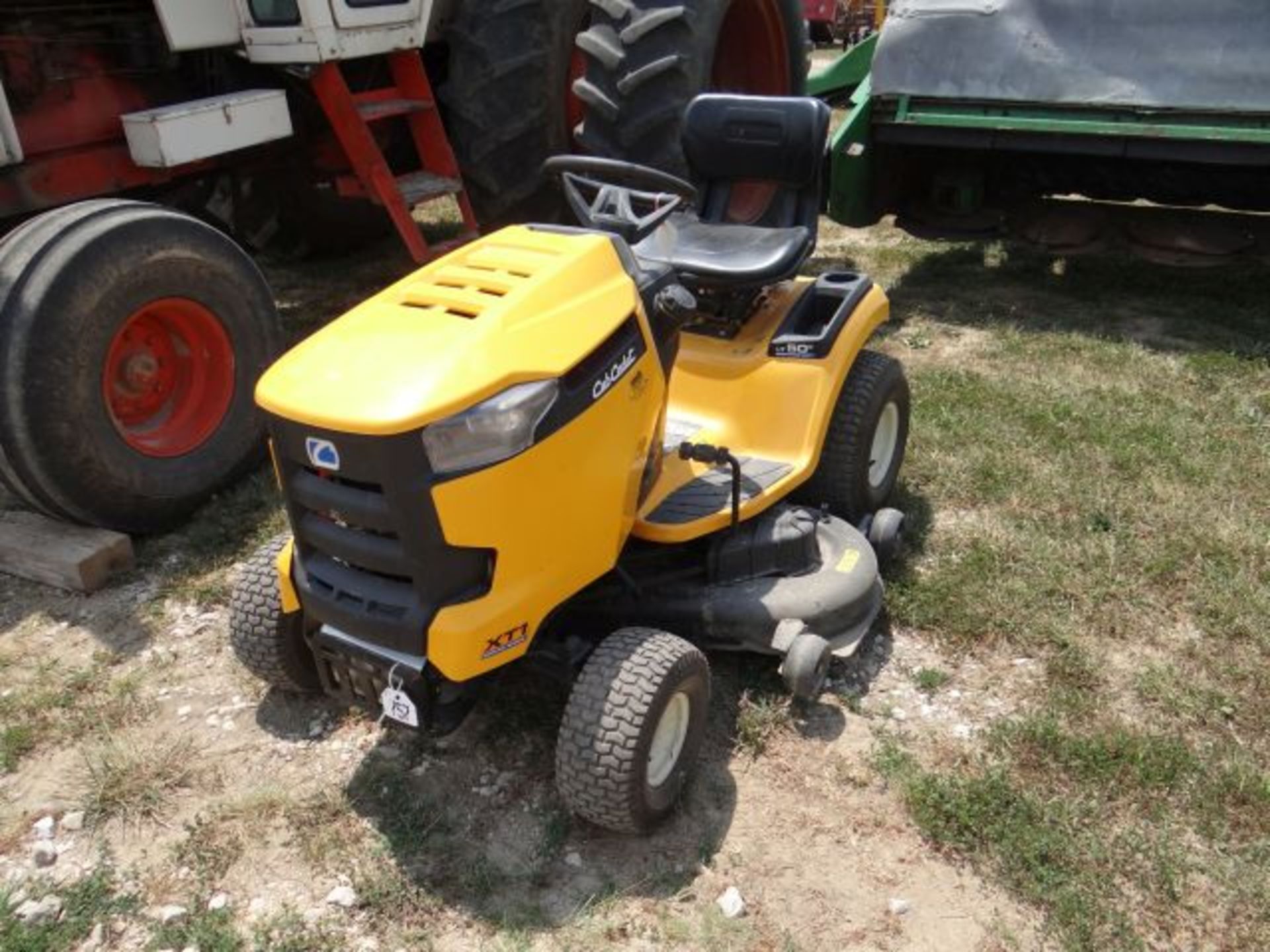 Cub Cadet LT146 Riding Mower, 2015 #112659, 140 hrs, 24hp, Hydro