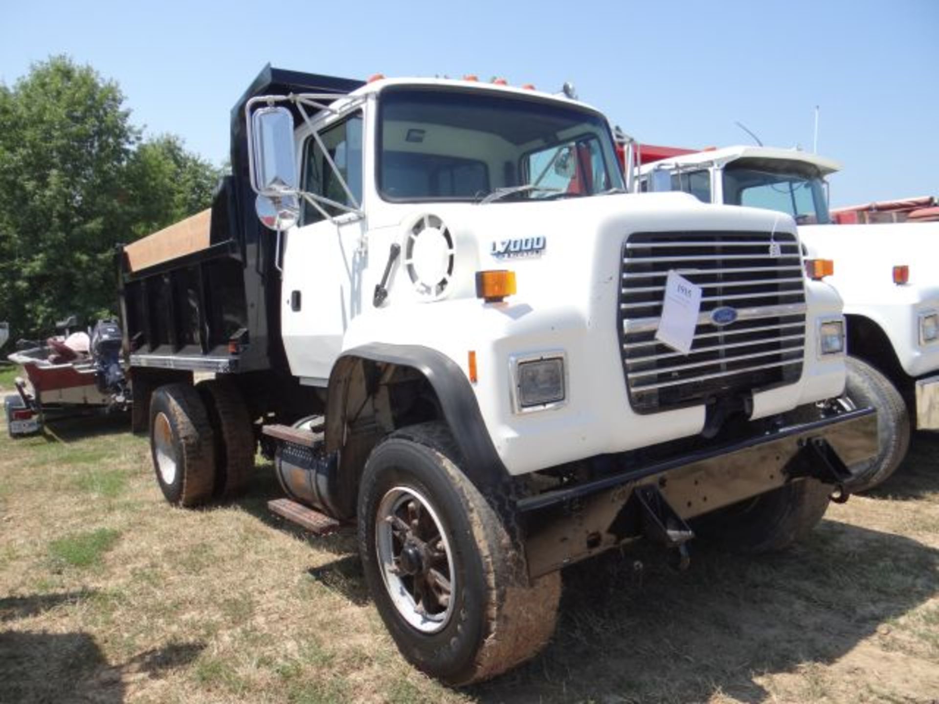 1994 Ford L7000 Dump Truck 48,378 act miles, Diesel, Auto, Title in the Office - Image 2 of 4