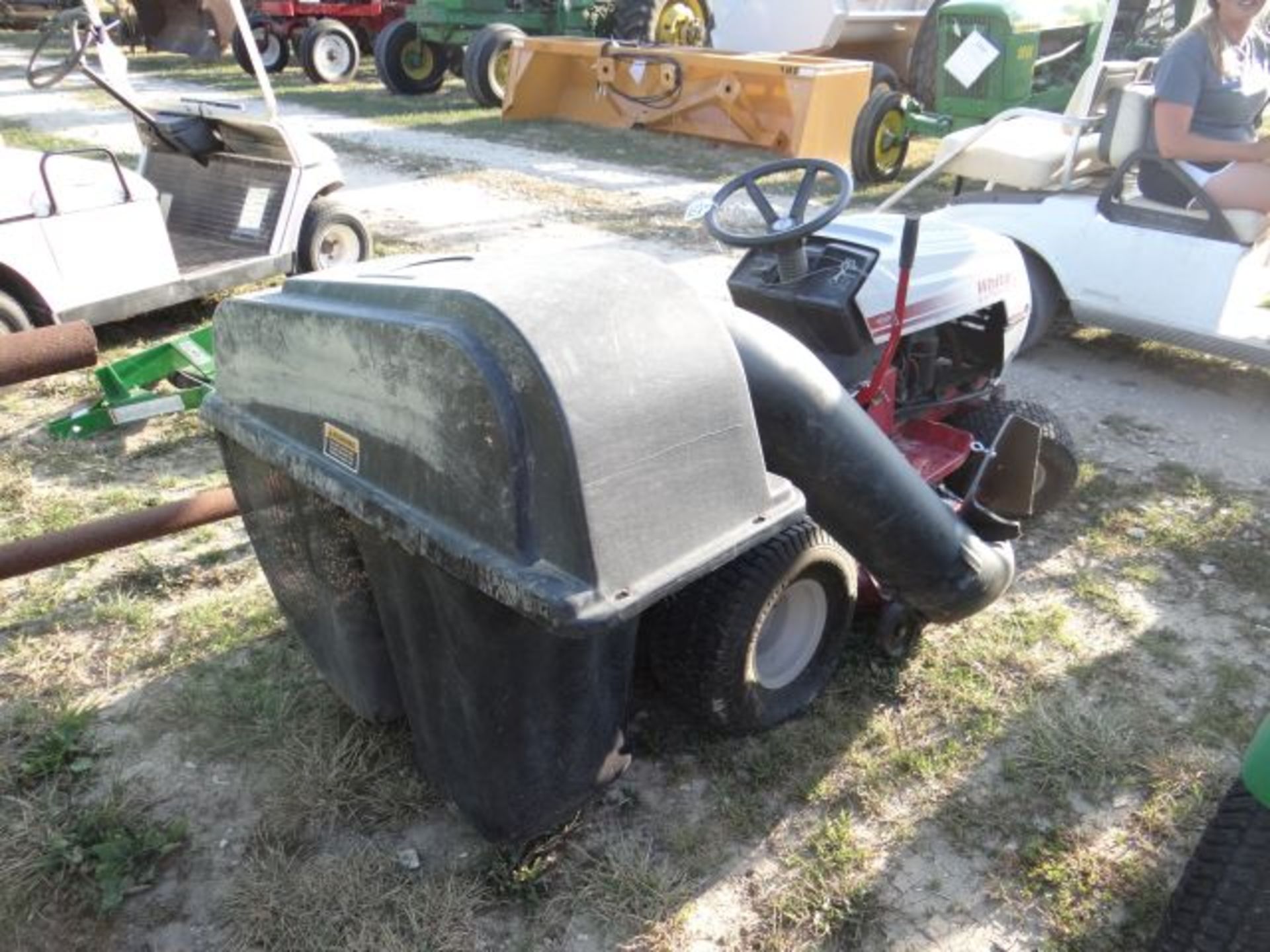 White Riding Mower w/Bagger - Image 3 of 3