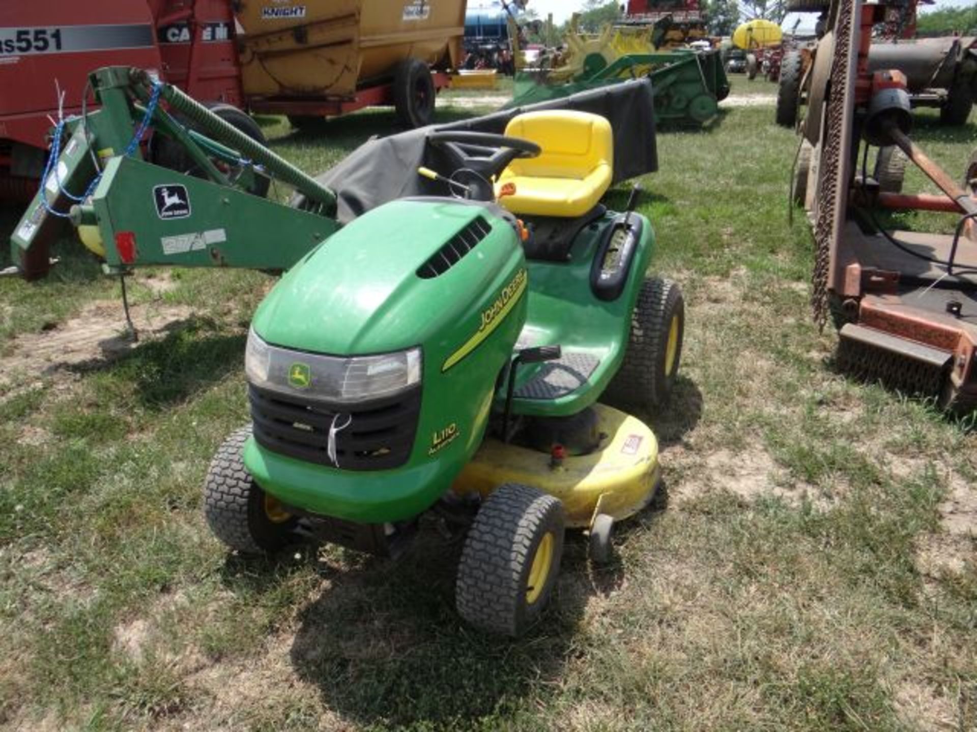 JD L110 Riding Mower 42" Deck