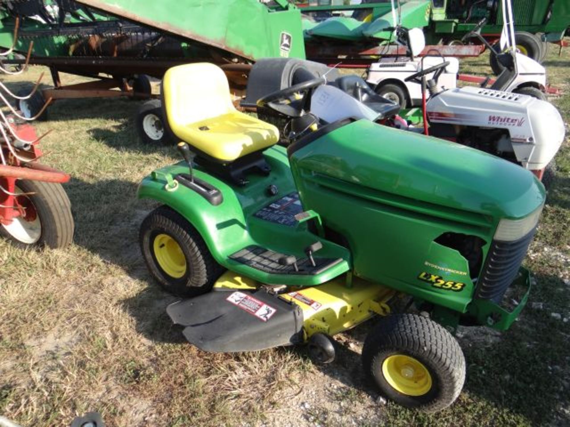 JD LX255 Riding Mower, 2000 #65784, 15hp, Air Cooled, Hydro, 42" Deck - Image 2 of 3
