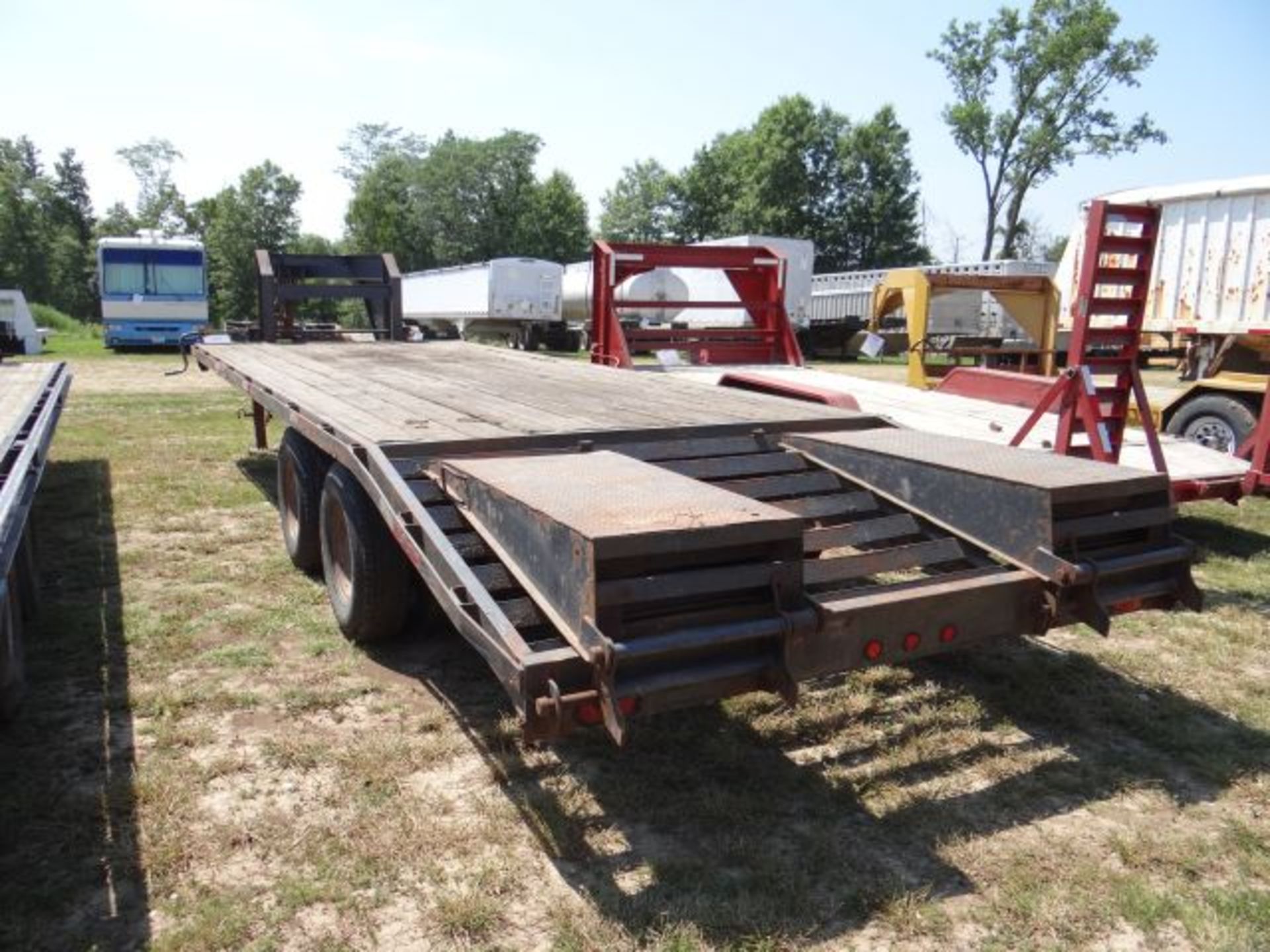 2000 ProStock Flatbed Trailer 24', Tandem Axle, Gooseneck, Title in the Office - Image 3 of 3