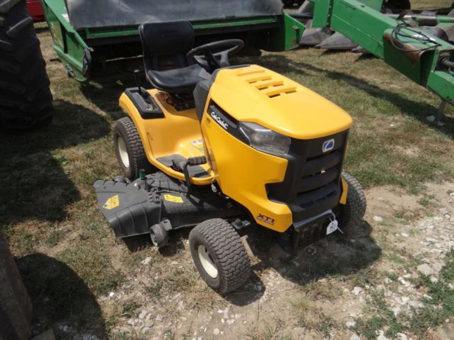 Cub Cadet LT146 Riding Mower, 2015 #112659, 140 hrs, 24hp, Hydro - Image 2 of 3