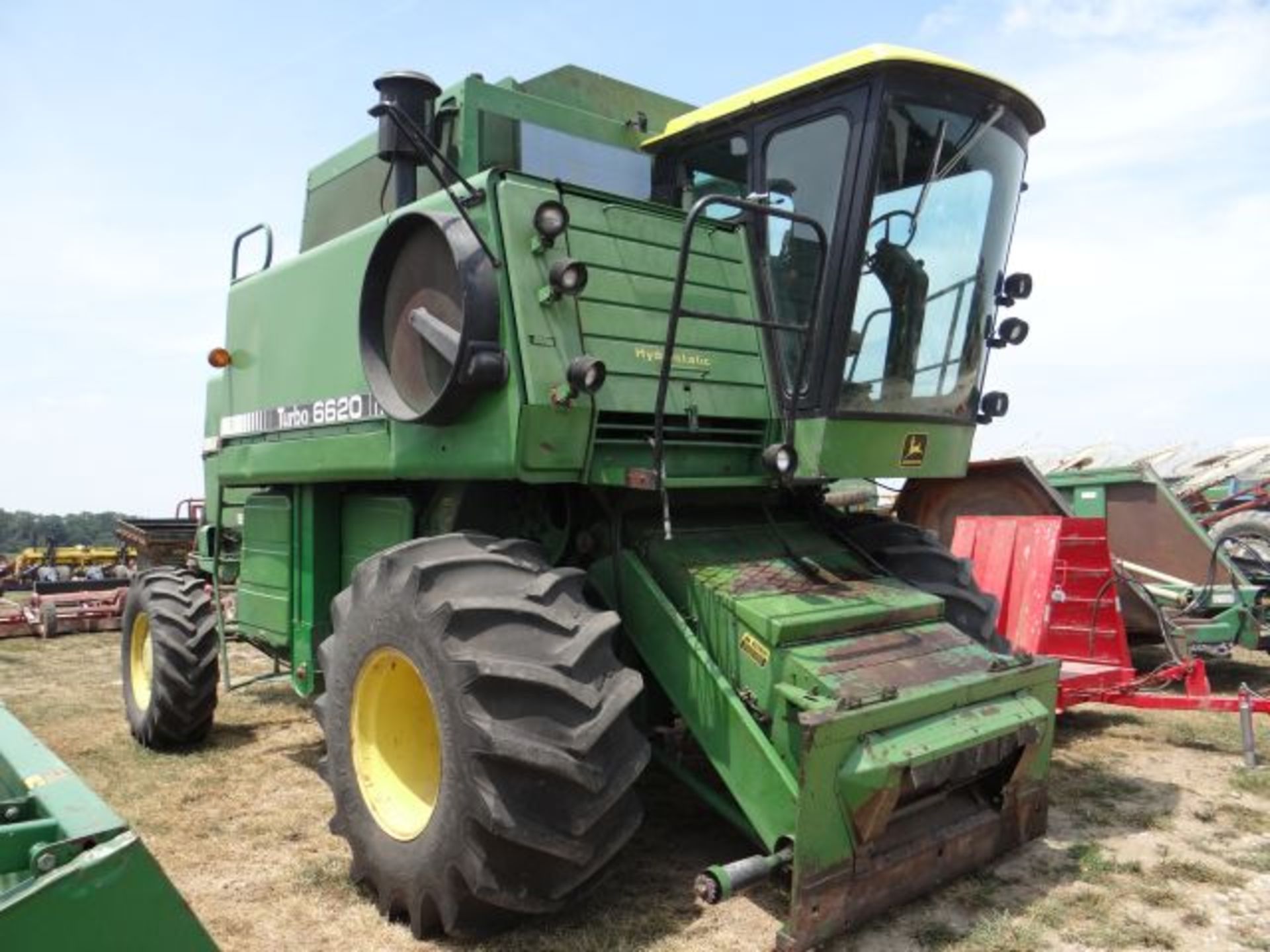 JD 6620 Combine 4wd, Used Last Month on Fescue - Image 2 of 5