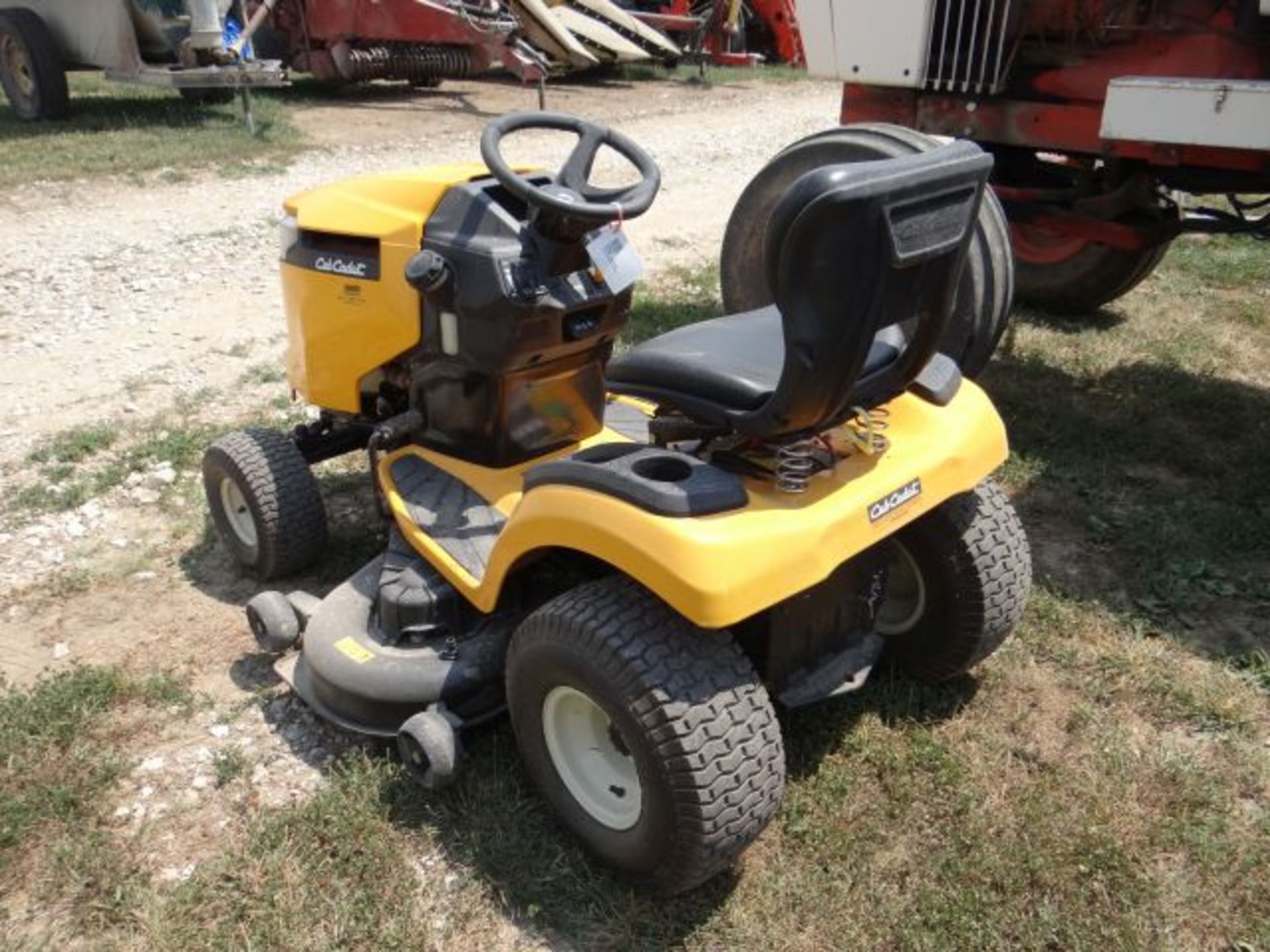 Cub Cadet LT146 Riding Mower, 2015 #112659, 140 hrs, 24hp, Hydro - Image 3 of 3