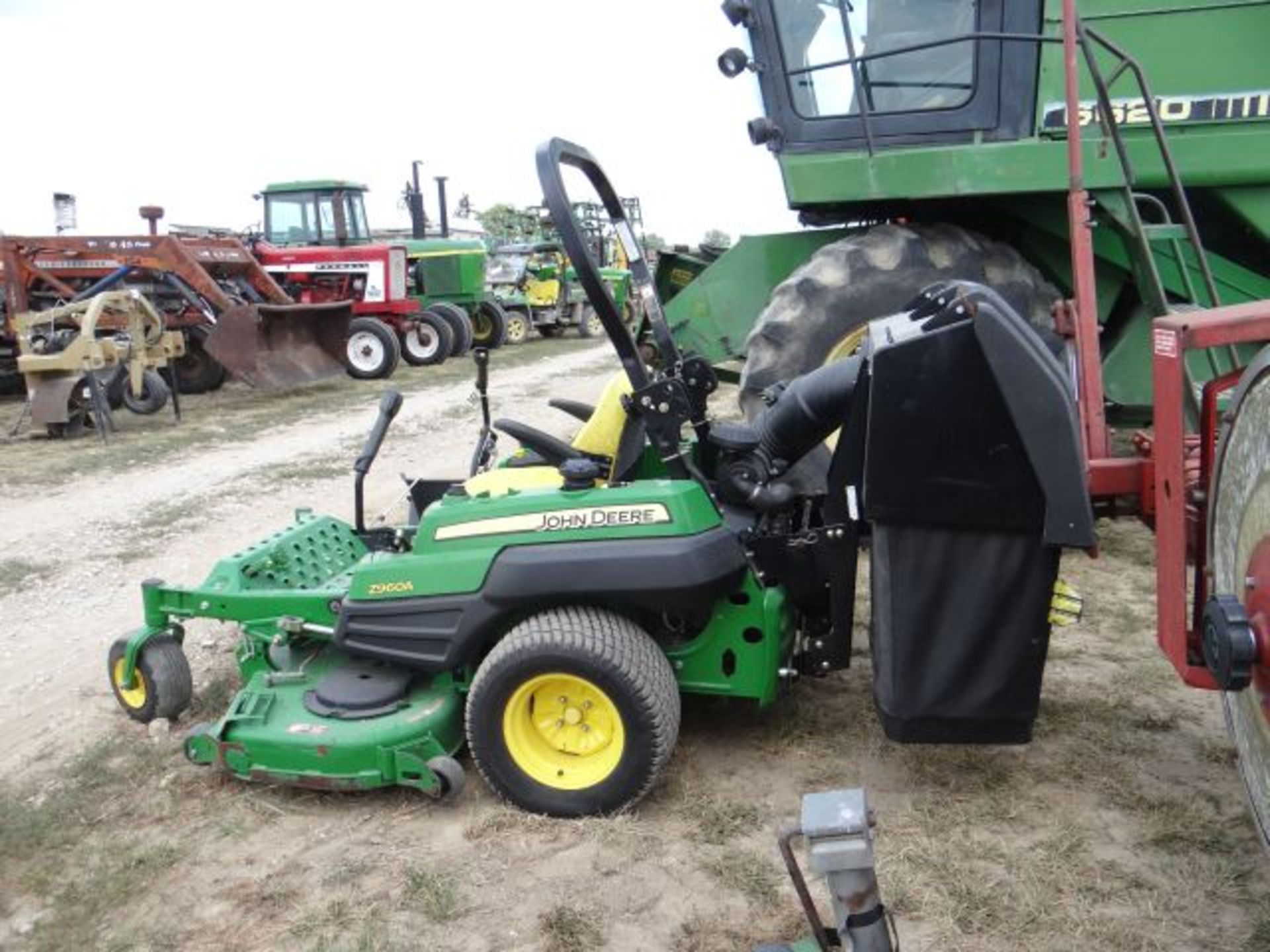 JD Z960A Riding Mower, 2011 #149905, 713 hrs, 60" Deck, 3 Bag Blower Collection System - Image 3 of 3