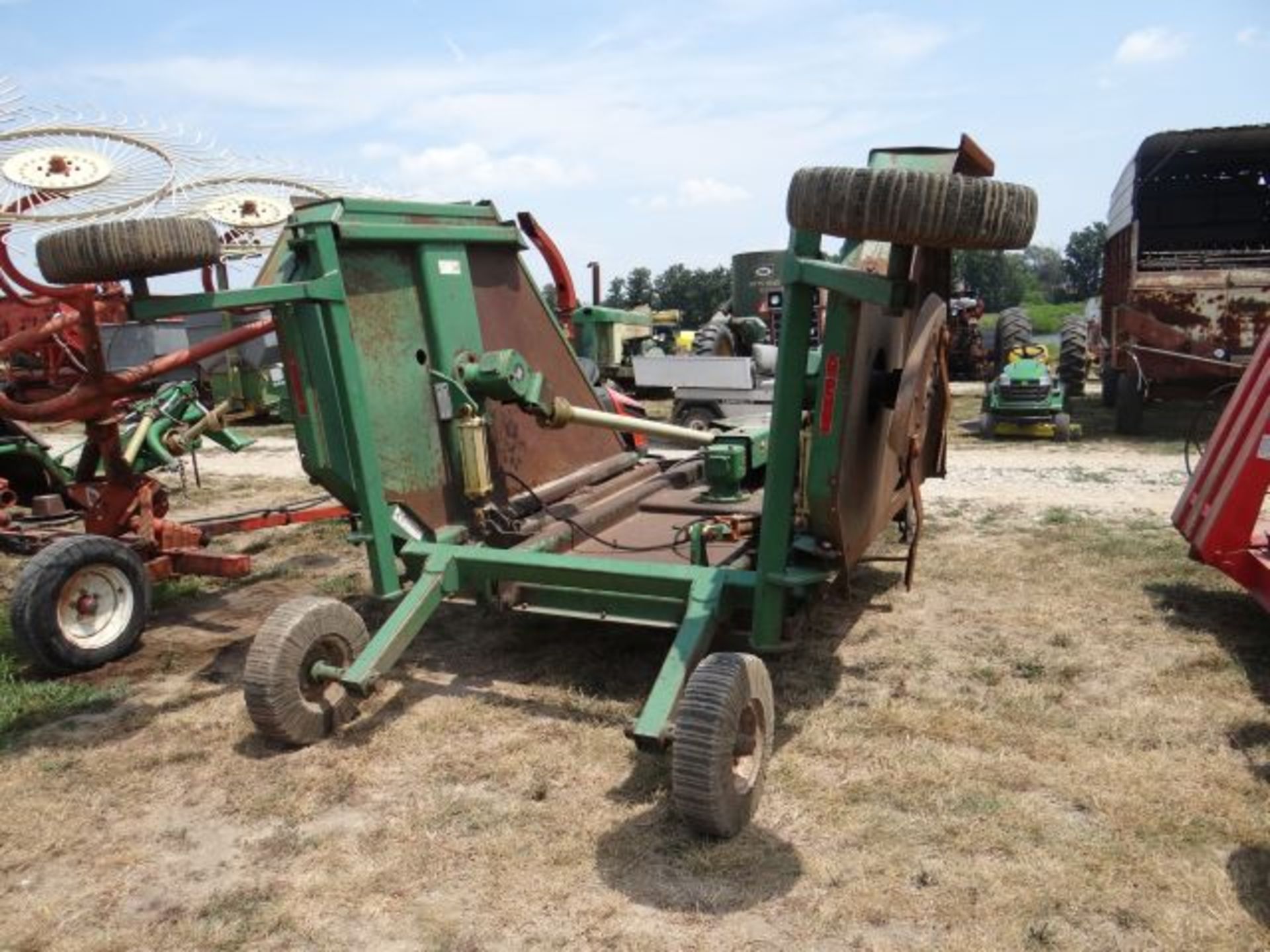 JD 1518 Cutter #152101, 1000 PTO, Laminated Tires - Image 2 of 3