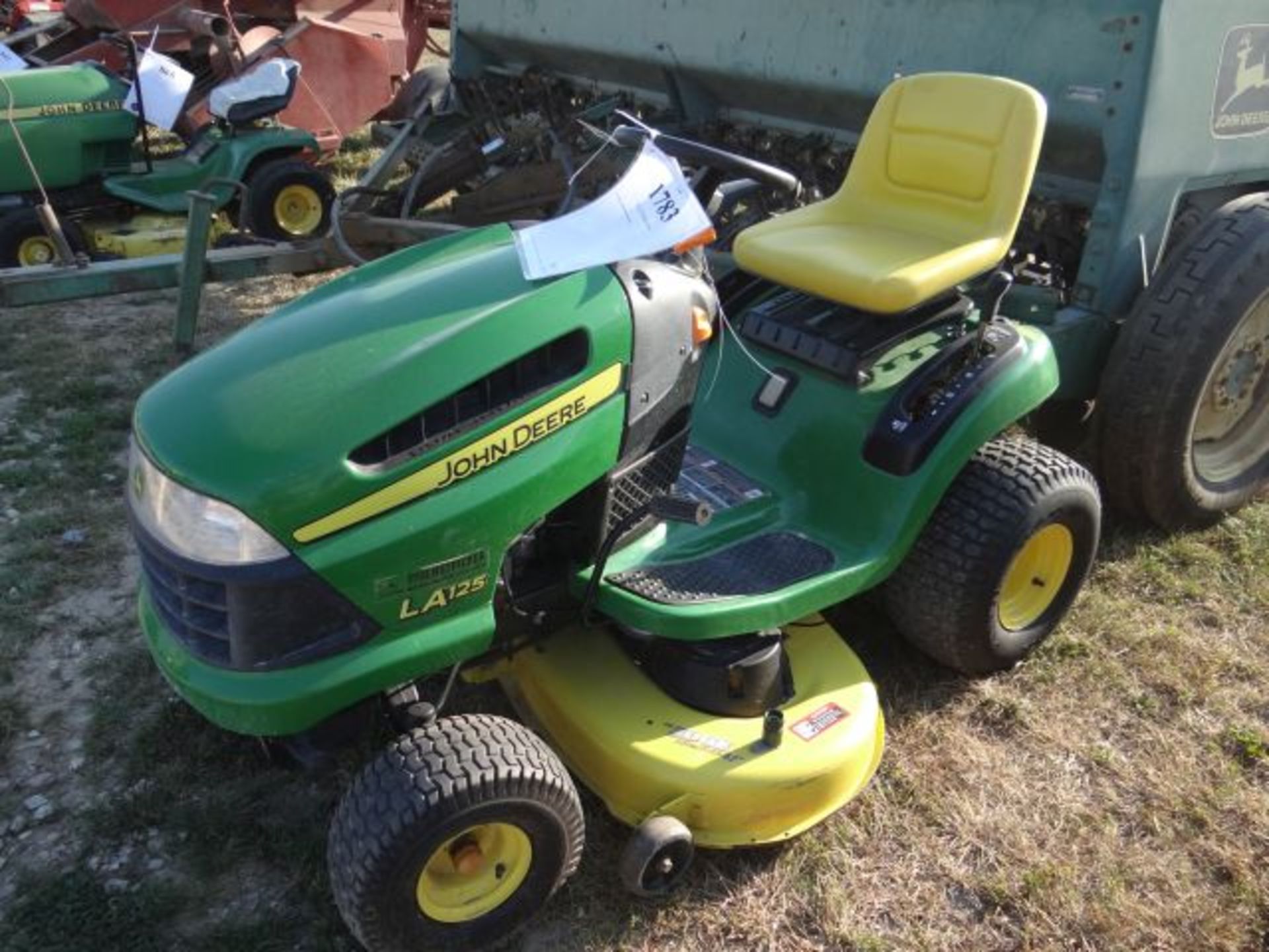 JD LA125 Riding Mower 30" Deck, 11hp, Manual in the Shed - Image 3 of 3