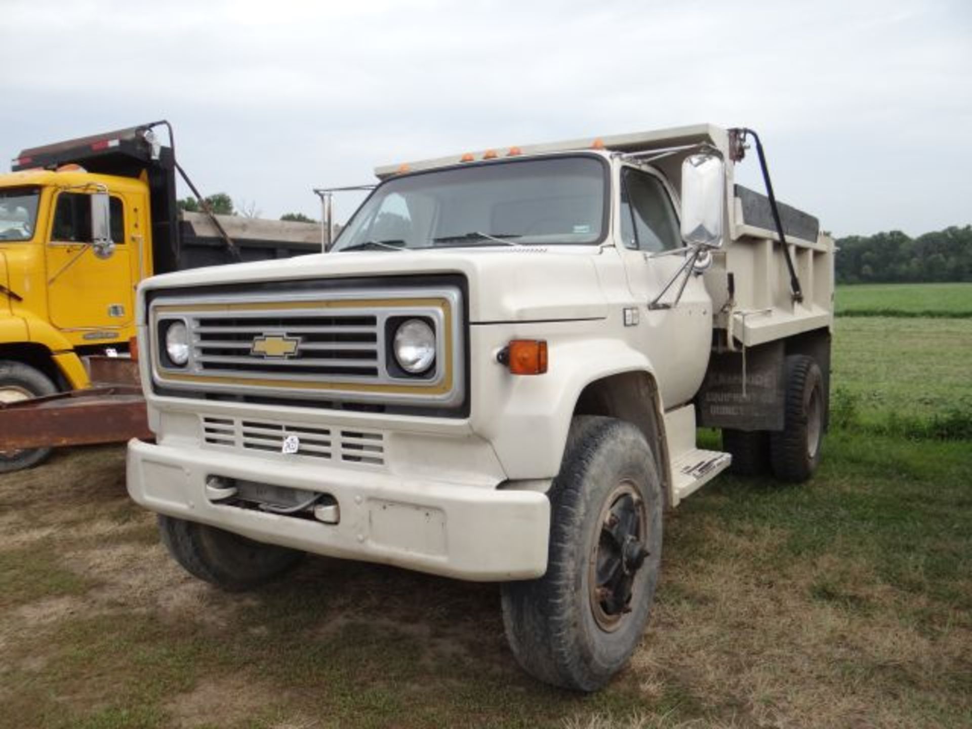 1990 Chevy Dump Truck 5sp, Good Rear Rubber, Title in the Office