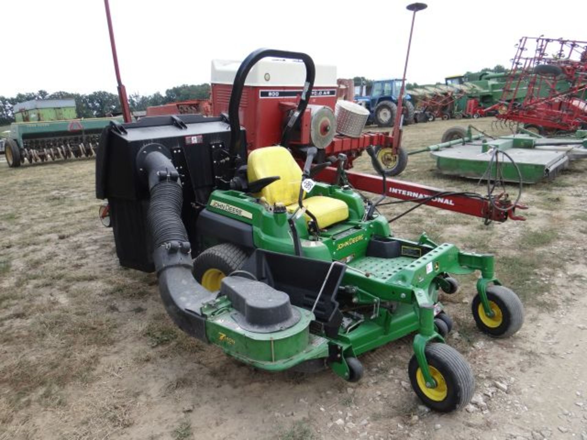 JD Z960A Riding Mower, 2011 #149905, 713 hrs, 60" Deck, 3 Bag Blower Collection System