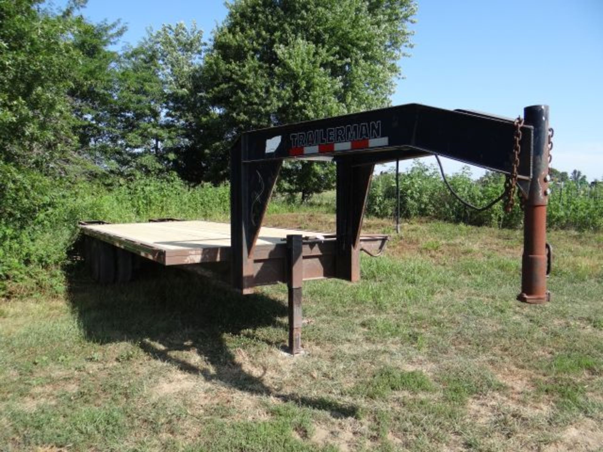 1997 Trailerman Flatbed Trailer 20', 5' Dovetail, Gooseneck, New Floor, Lights and Brakes Work, - Image 2 of 3