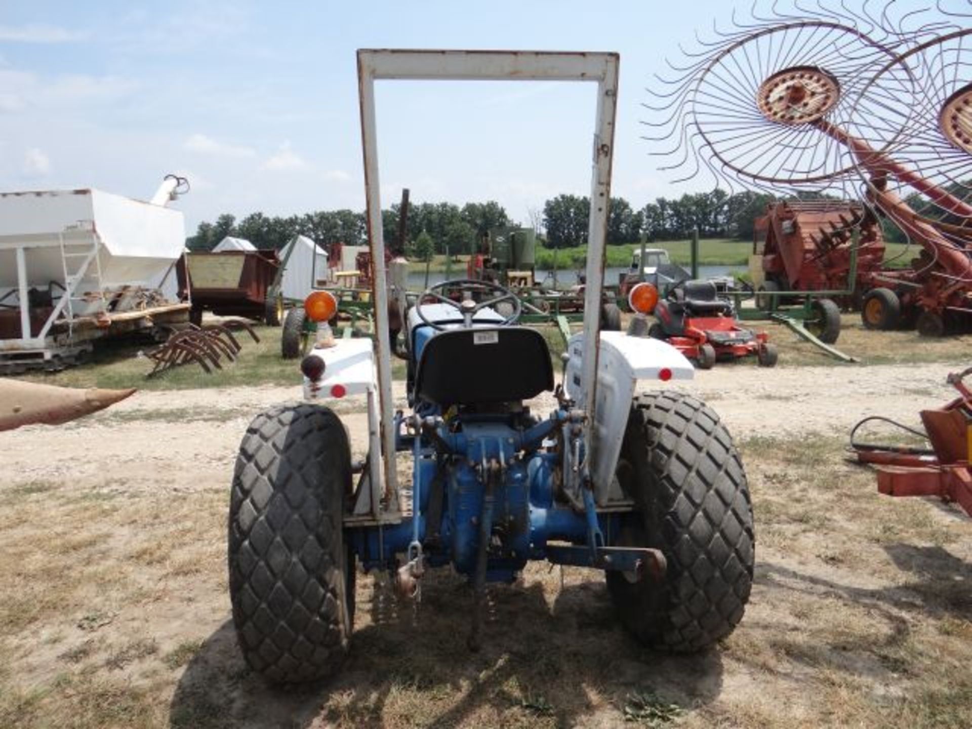 Ford 1600 Tractor, 1977 #112857, 4057 hrs, 2wd, 23hp Diesel, 9F/3R Trans, Diff Lock, 540 PTO - Image 3 of 3