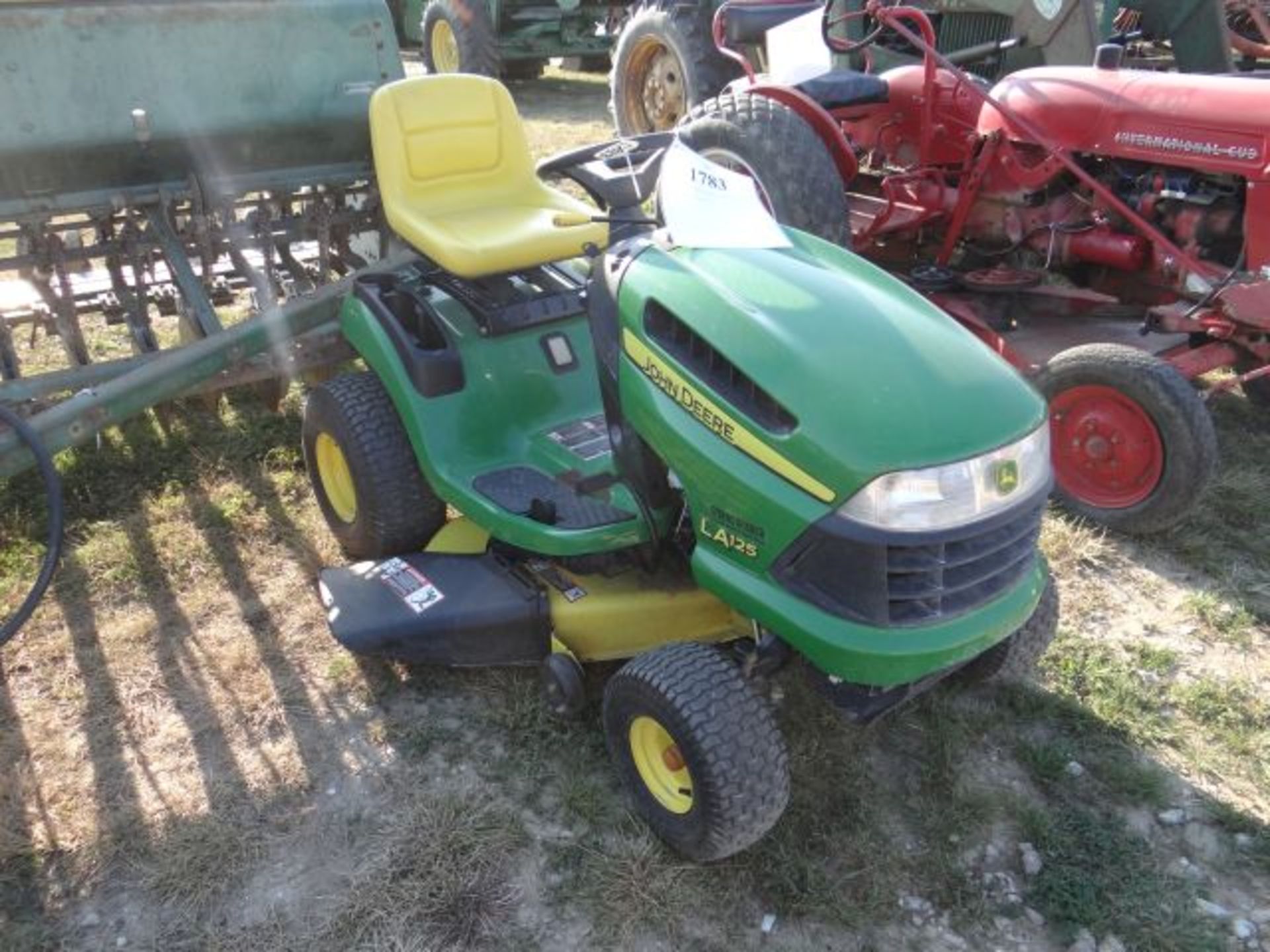 JD LA125 Riding Mower 30" Deck, 11hp, Manual in the Shed