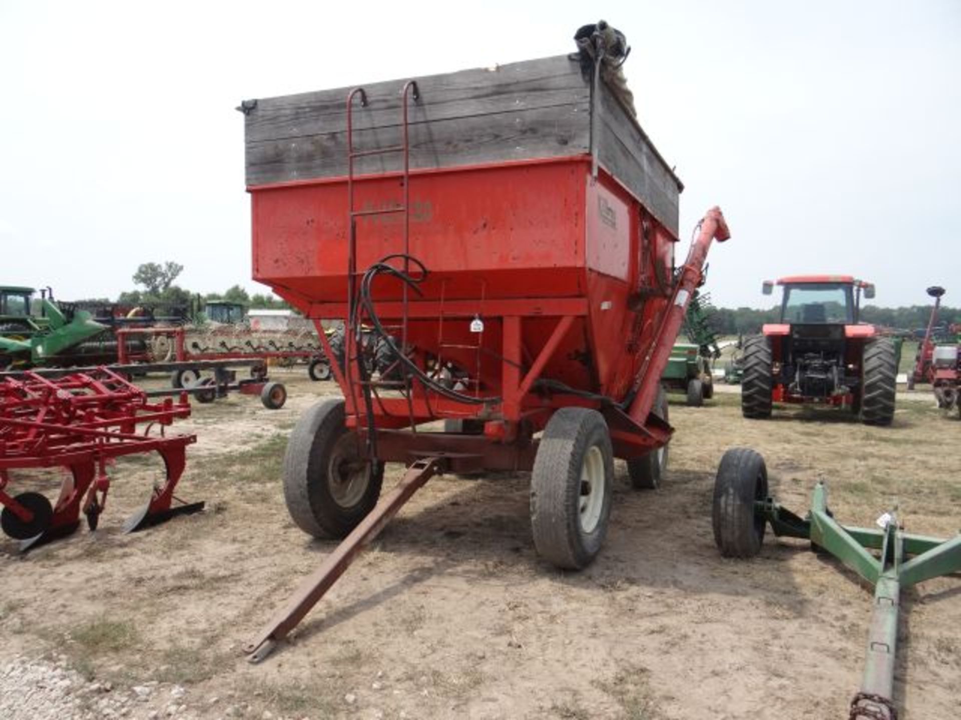 Kilbros 375 Gravity Wagon w/Seed Auger - Image 2 of 3