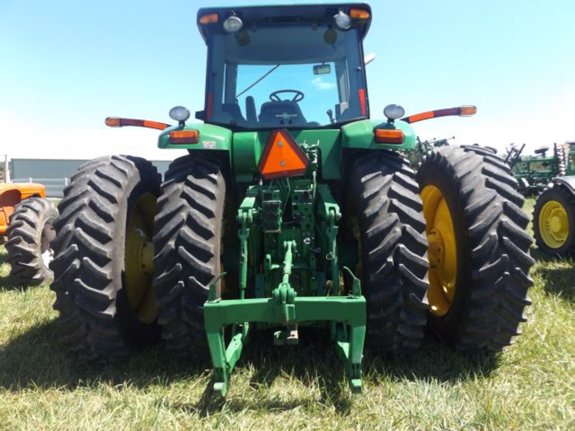 JD 7830 Tractor, 3171 hrs, MFWD, 3 SCVs, QH, 16sp PQ, 12 Front Weights, Buddy Seat, 480/80R46 - Image 4 of 9