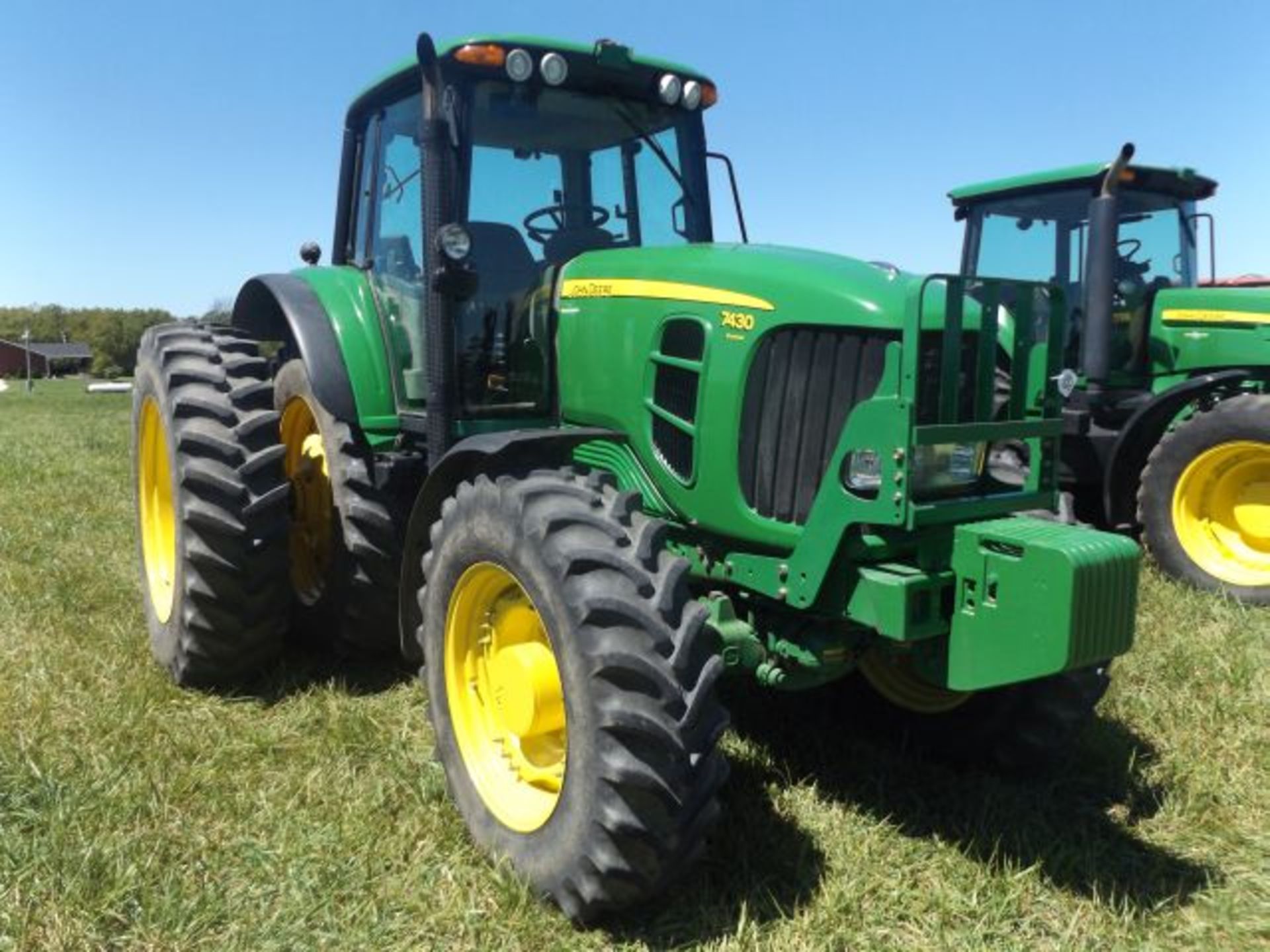 2008 JD 7430 Tractor, 2740 hrs, MFWD, 20sp PQ, ILS, 4 SCVs, QH, 8 Front Weights, 480/80R42 w/ Duals, - Image 3 of 9