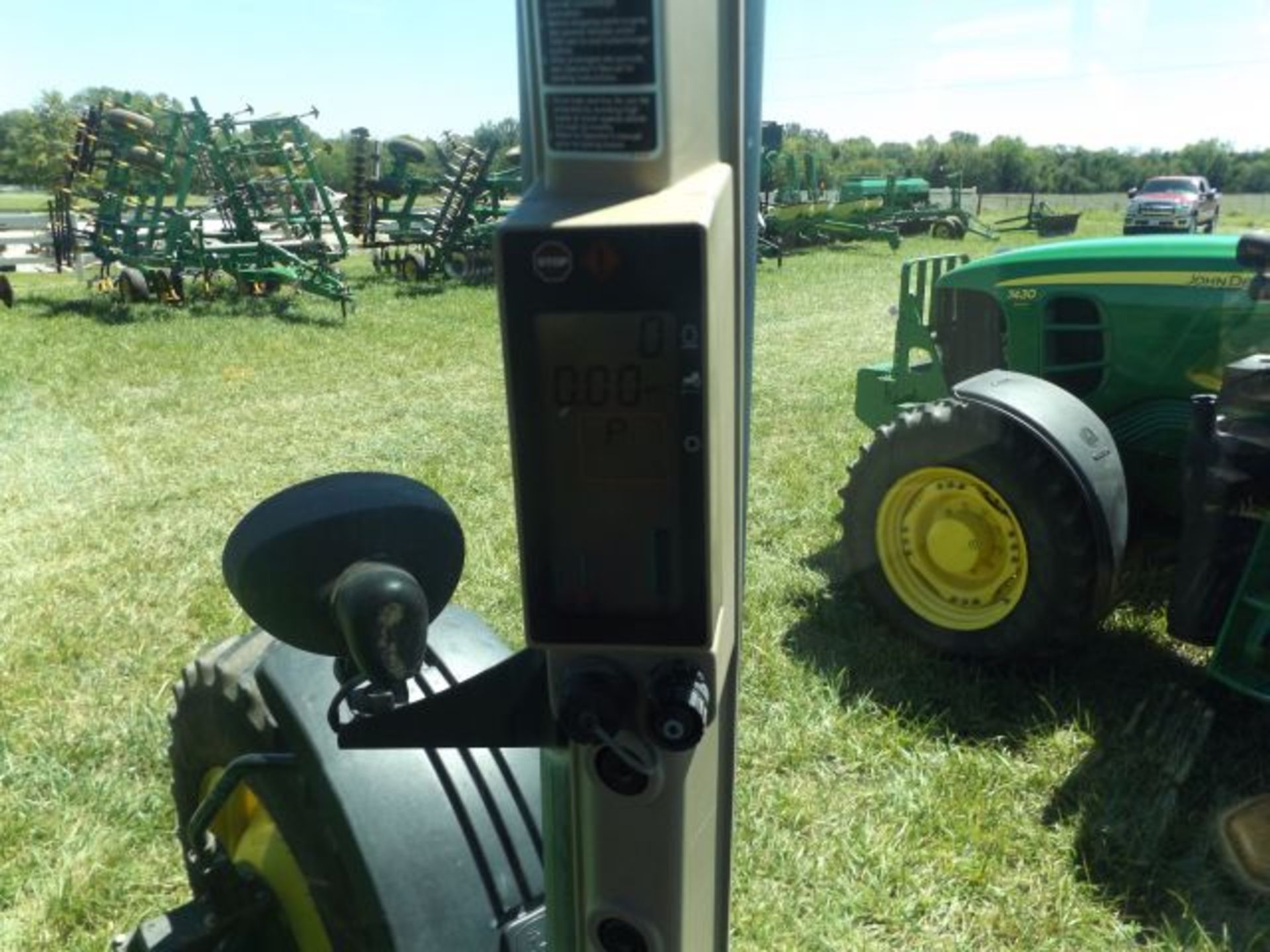 JD 7830 Tractor, 3171 hrs, MFWD, 3 SCVs, QH, 16sp PQ, 12 Front Weights, Buddy Seat, 480/80R46 - Image 9 of 9