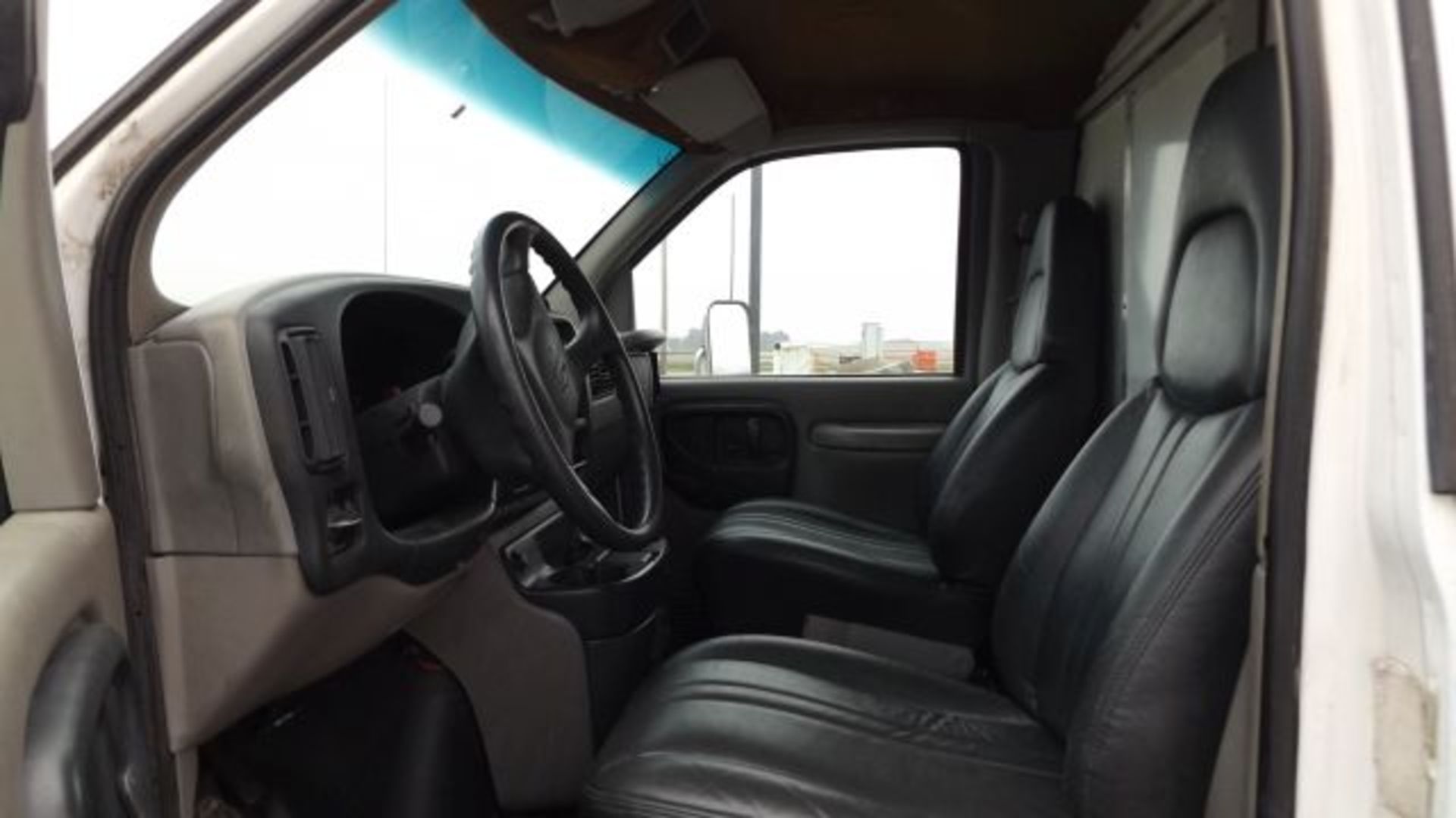 1997 Chevrolet Box Van 14', 1 ton, TITLE IN OFFICE - Image 2 of 3