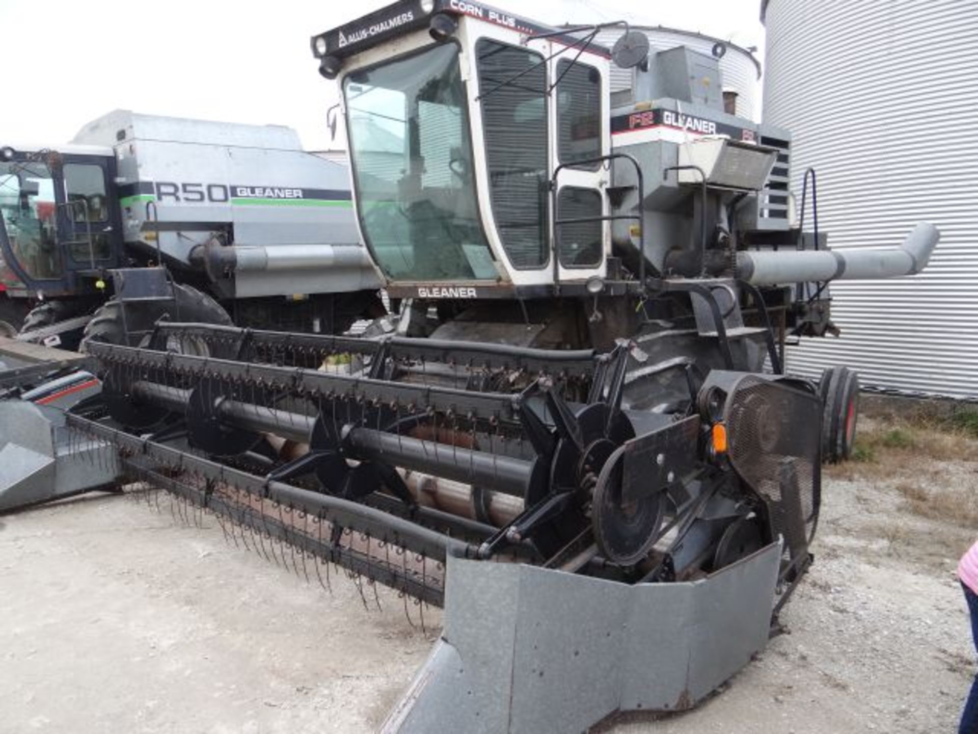 Gleaner F2 Combine w/ 15', Flex Head, Operational, New Seperator Clutch, New Belts, Used Last Year - Image 3 of 3