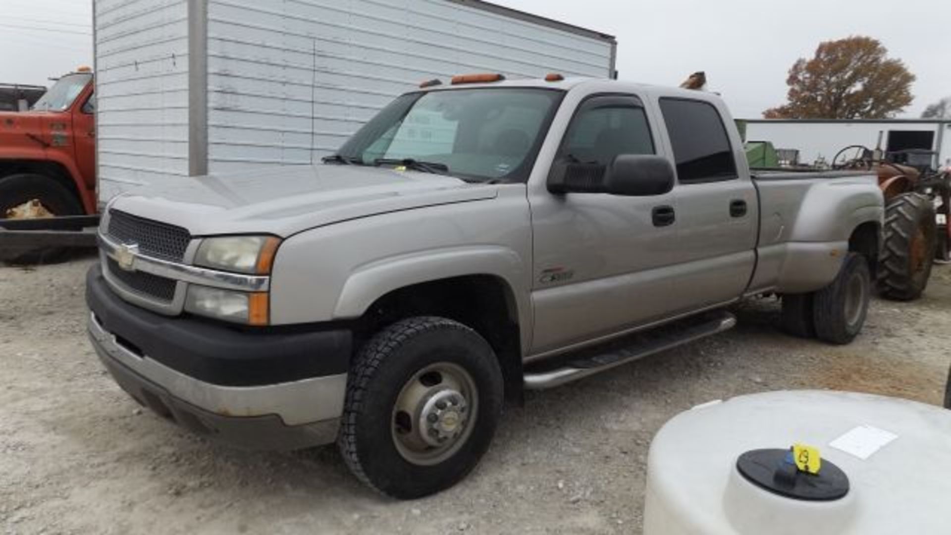 2004 Chevrolet Pickup 274,000 miles, 1 ton, Dual Wheels, Crew Cab, 4x4, Good Air & Heat, Dura Max