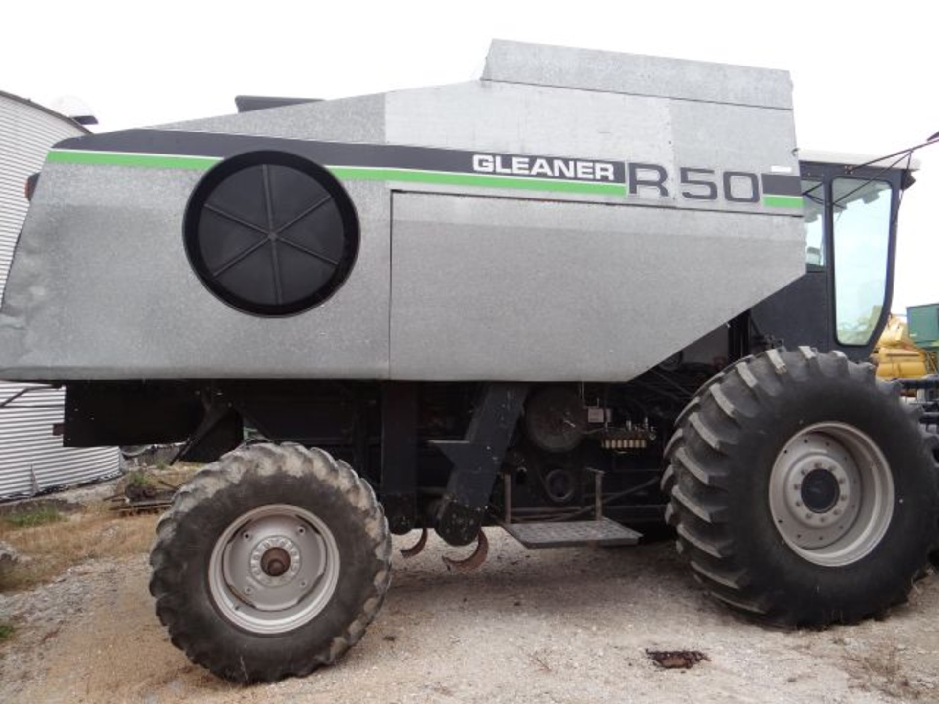 Gleaner R-50 Combine 2WD, Diesel, Hydro, 3900 Engine/2344 Seperator hrs, Ag Leader Electronics - Image 3 of 3