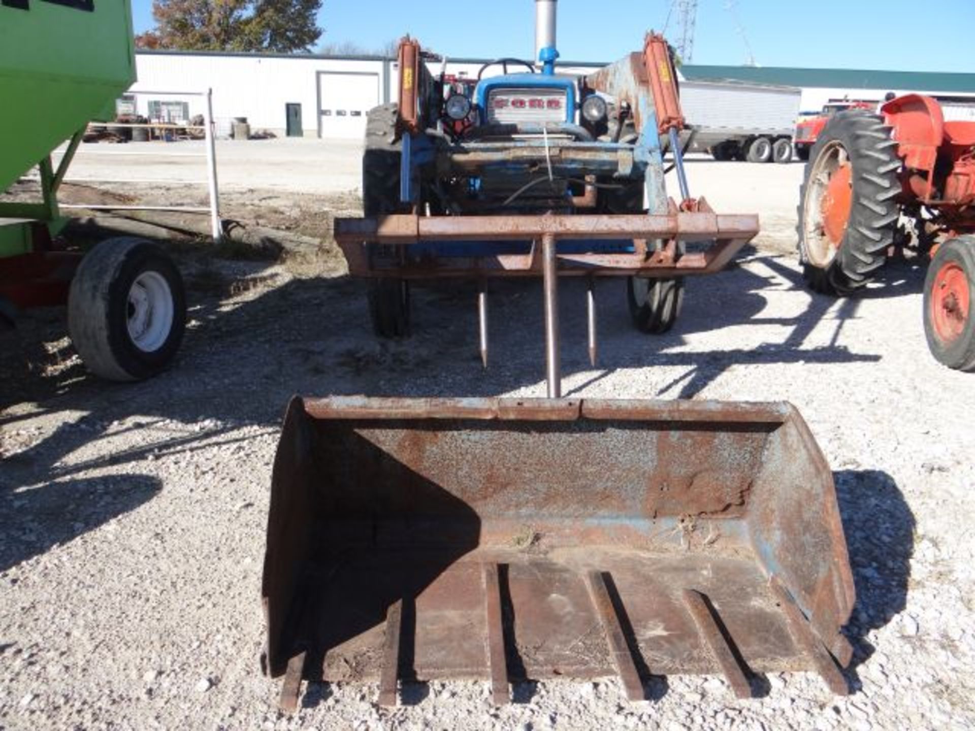 1965 Ford 5000 Tractor Diesel, Good Rubber, Everything Works, 540 PTO, w/Loader and Bale Spear, Good - Image 2 of 4