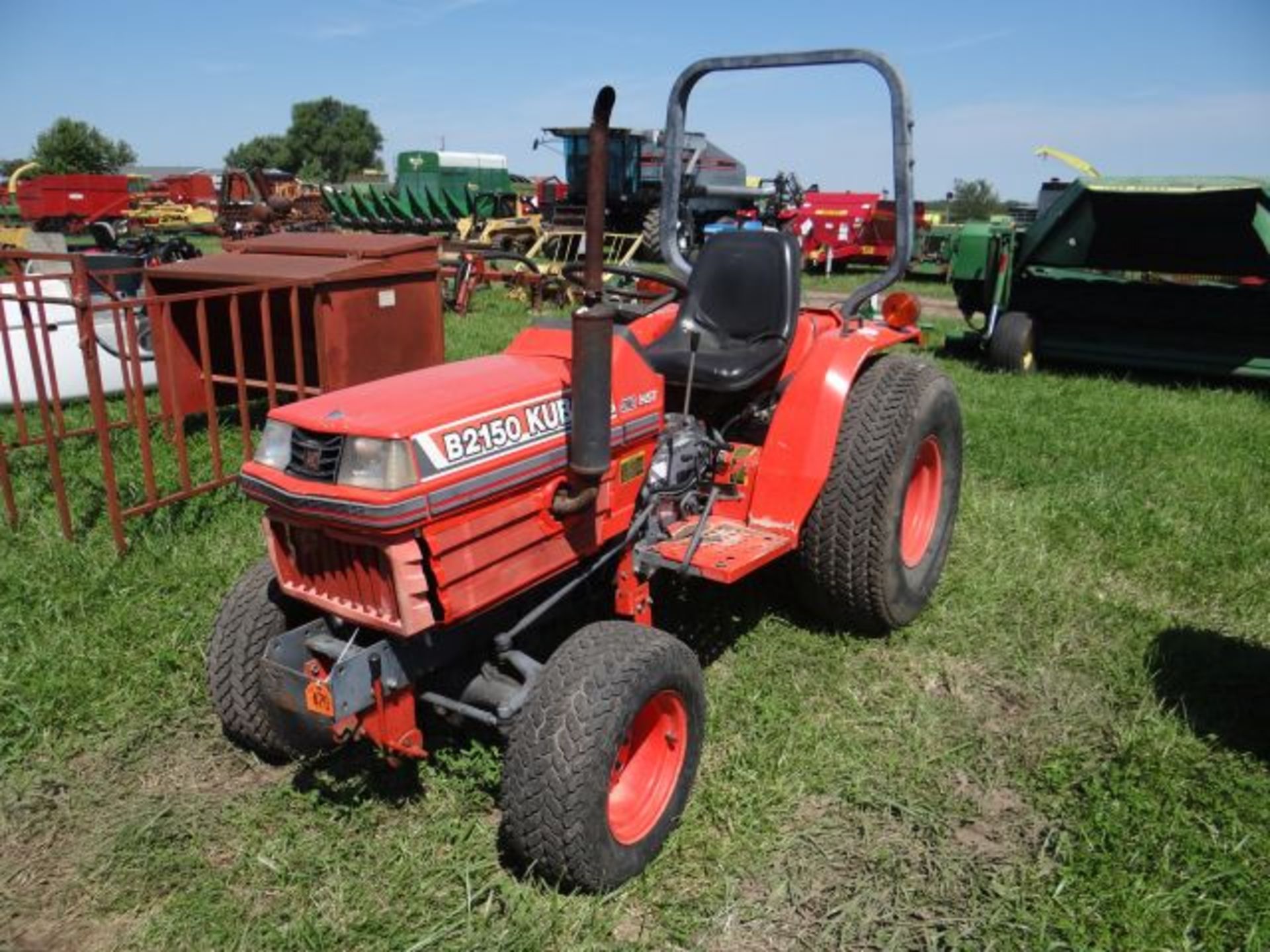 Kubota B2150 Tractor 1282 hrs, MFWD, Hydro, Diesel, "Weak Engine"