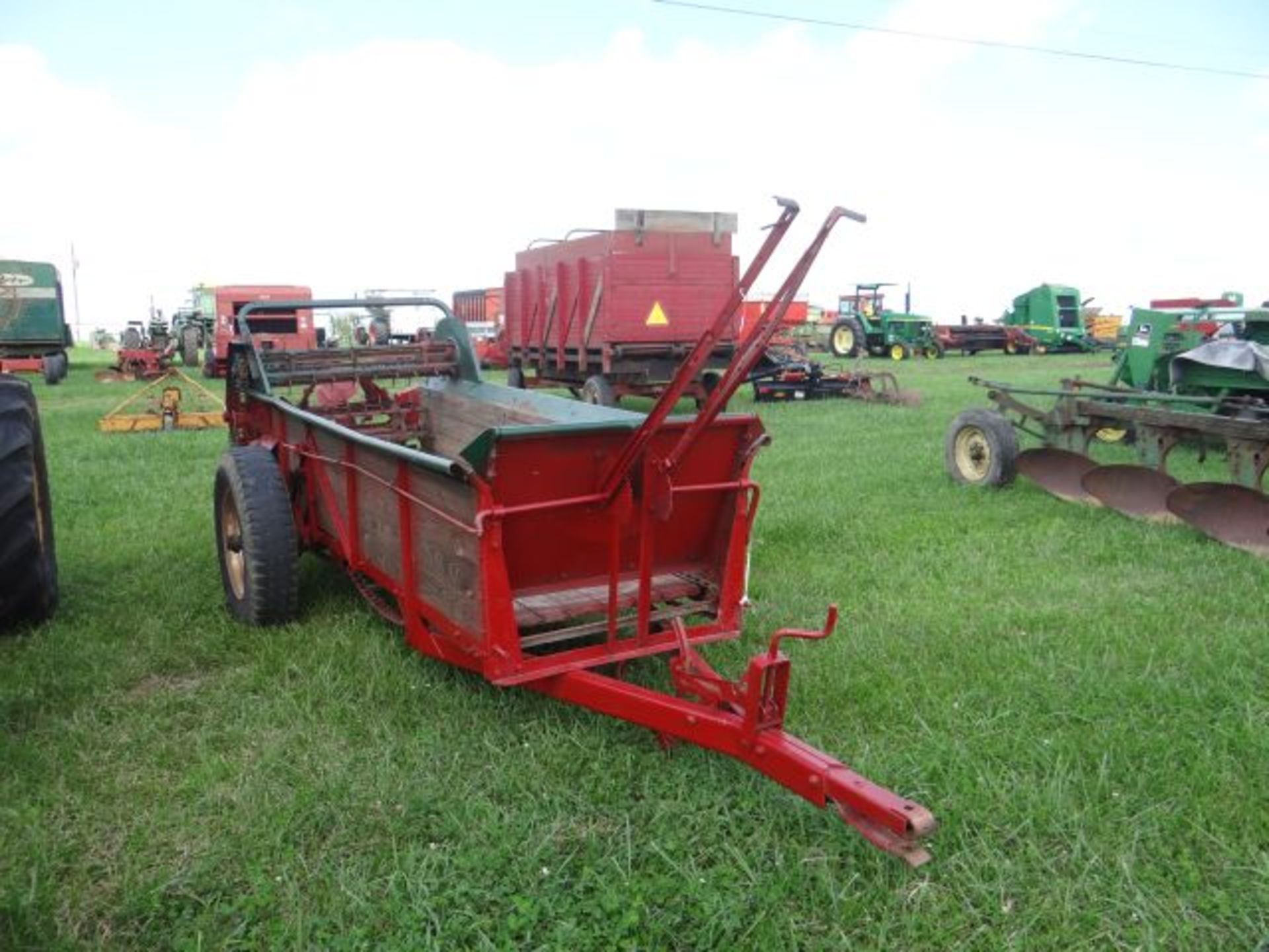 NI Manure Spreader Ground Driven, Works