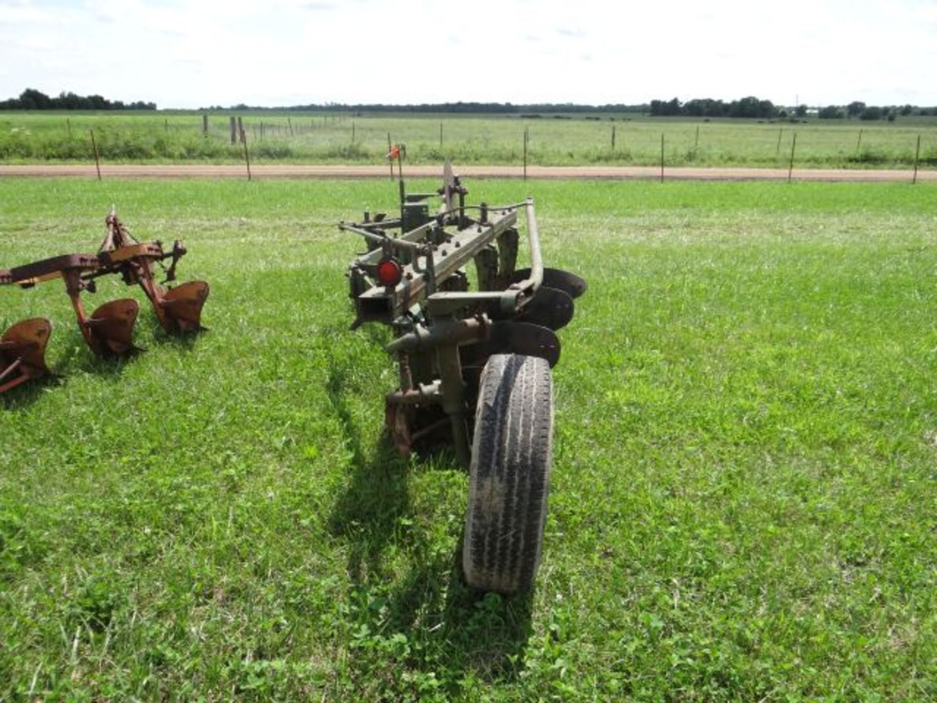 JD 4-16 Semi Mount Plow - Image 3 of 3