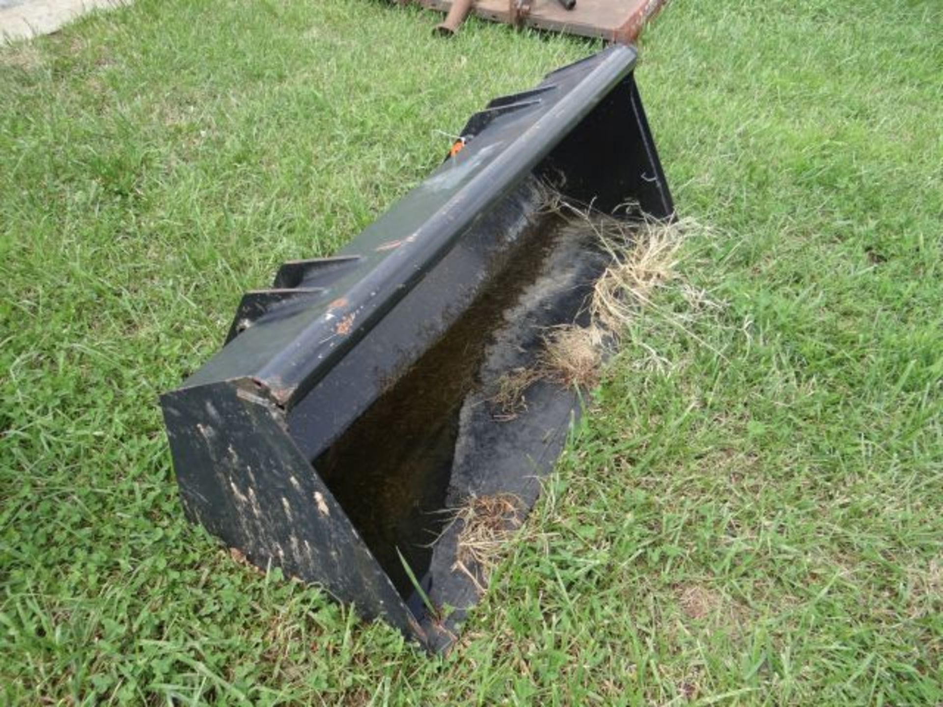 New 5' Loader Bucket - Image 2 of 2