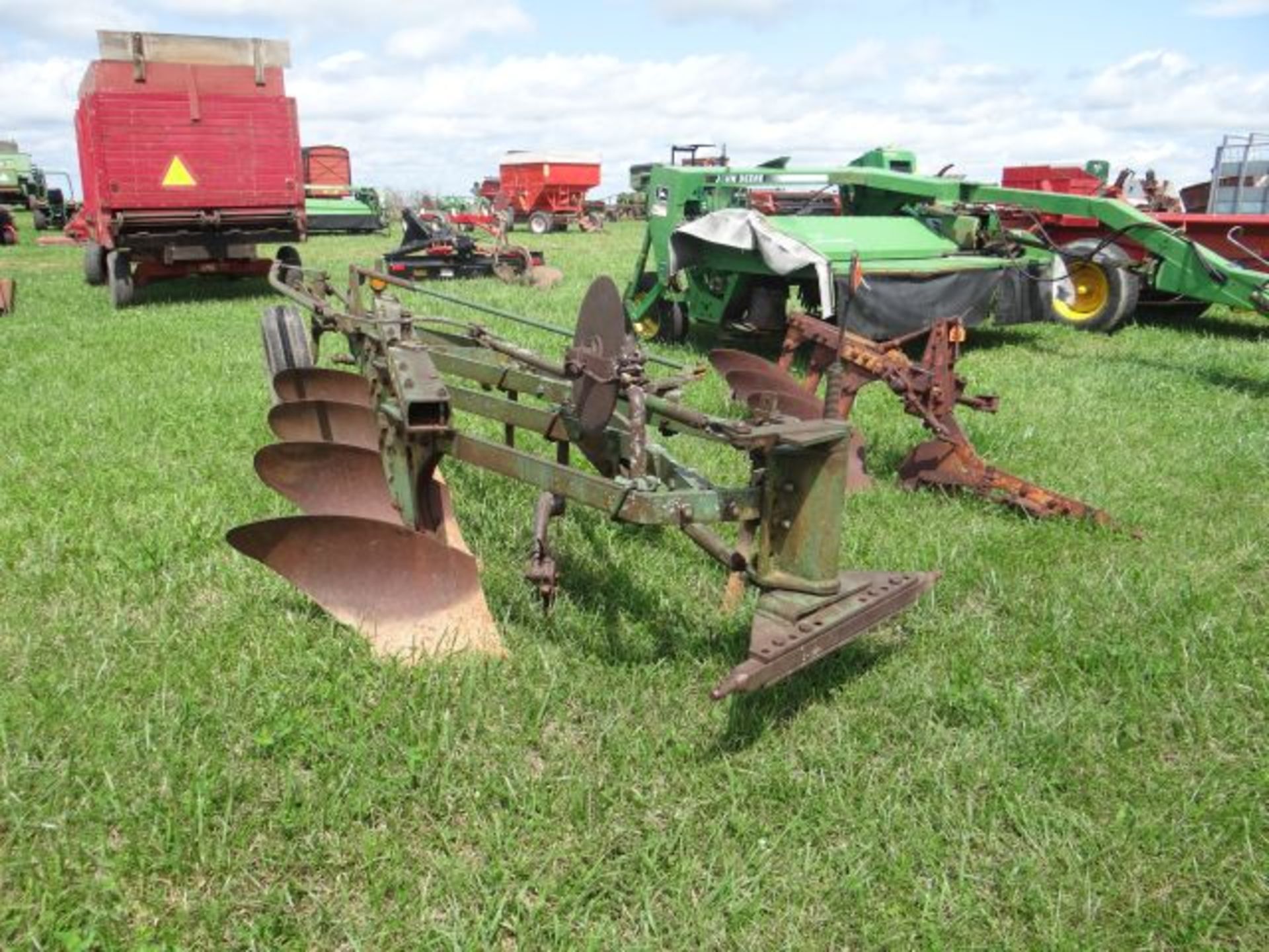 JD 4-16 Semi Mount Plow - Image 2 of 3