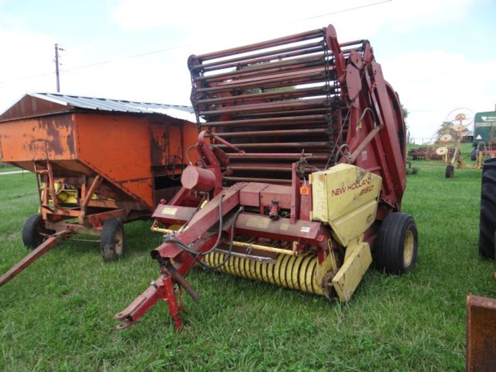 NH 850 Round Baler w/Control Box