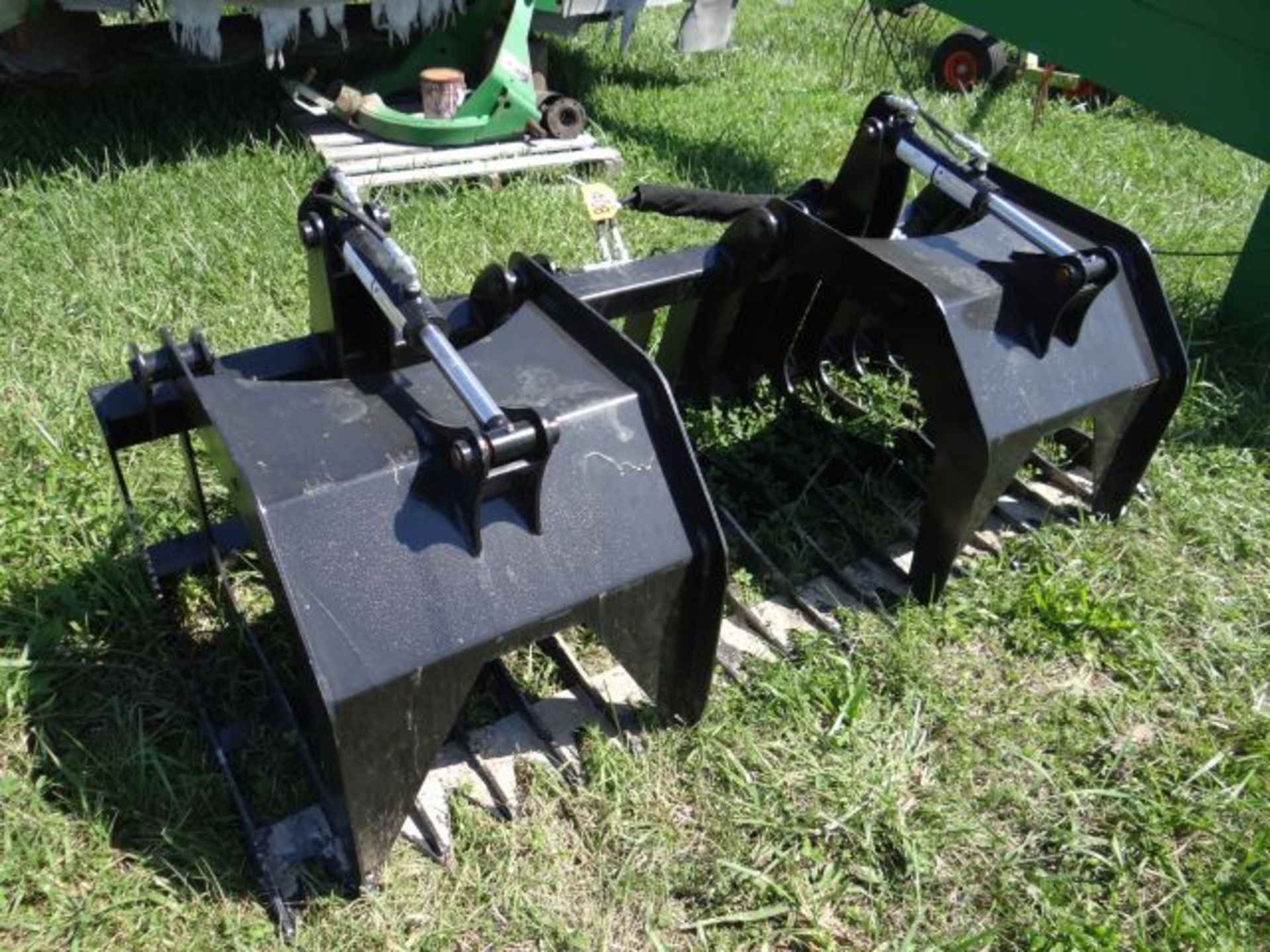 Patriot 75" Skeleton Grapple Skid Steer Attachment