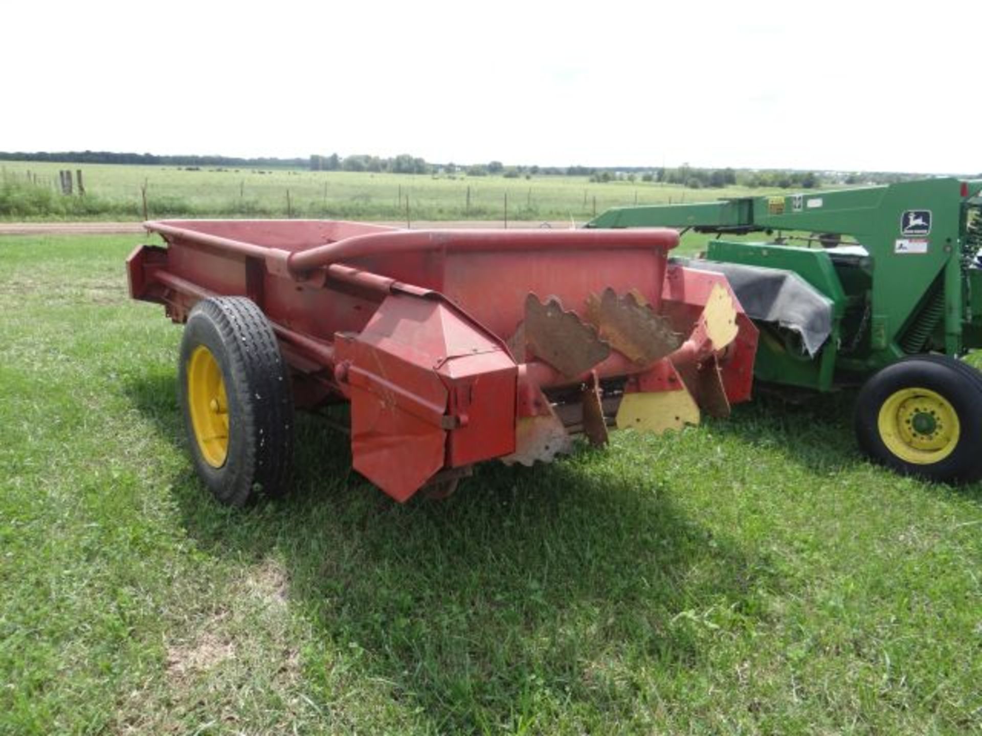 NH 329 Spreader - Image 3 of 3