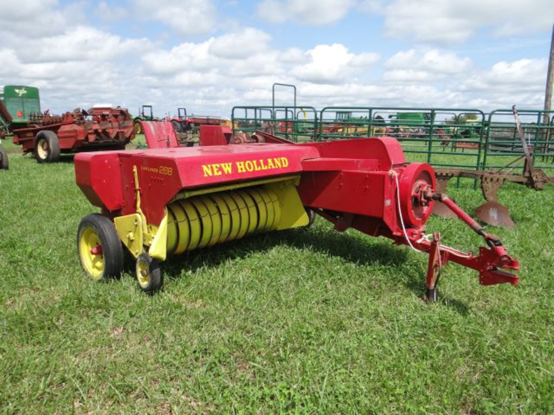 NH 268 Round Baler Excellet Condition