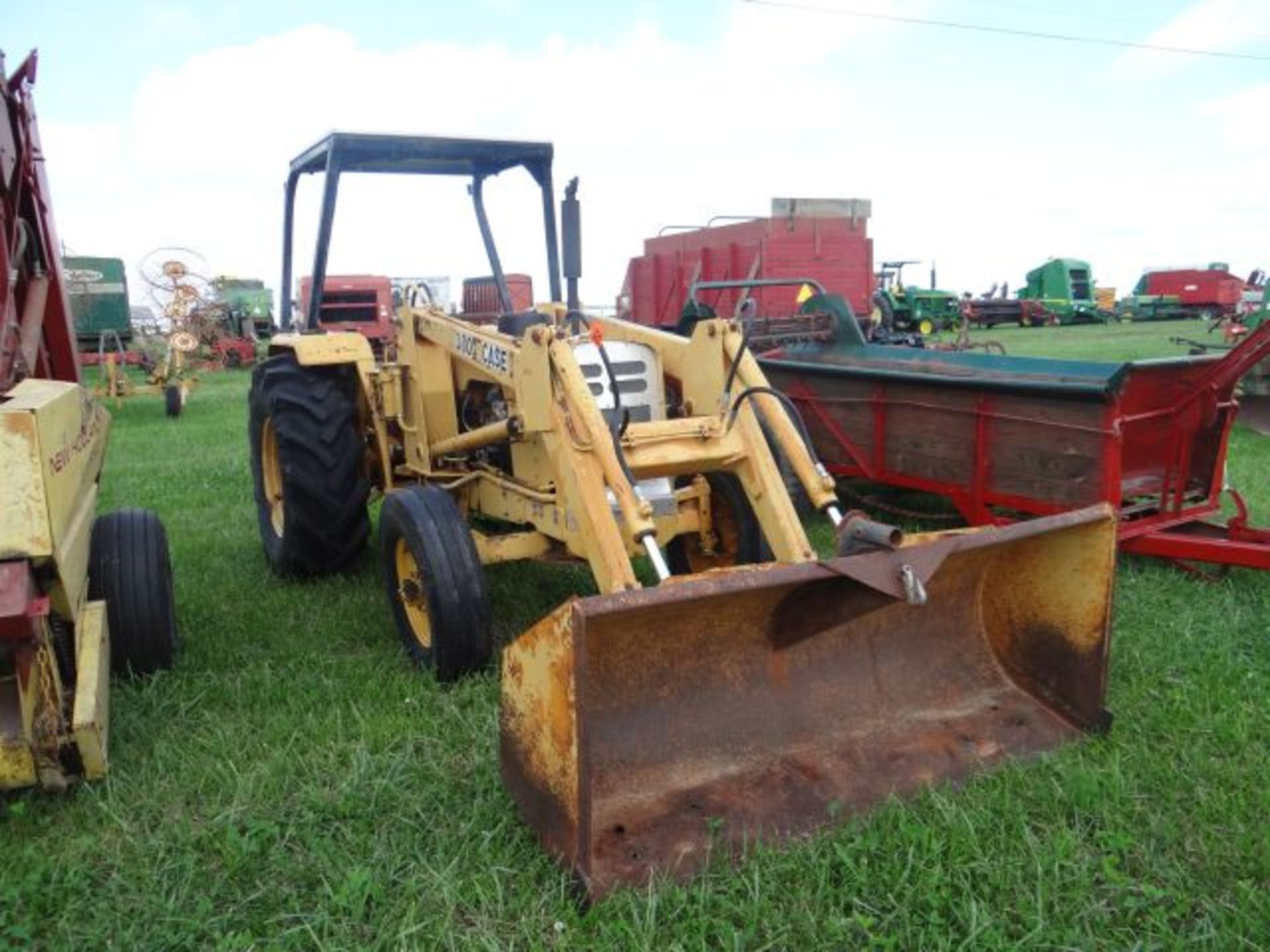 Case 380 Industrial Tractor Diesel, 3pt, PTO, Good Tires, New Alternator and Radiator Recently, w/