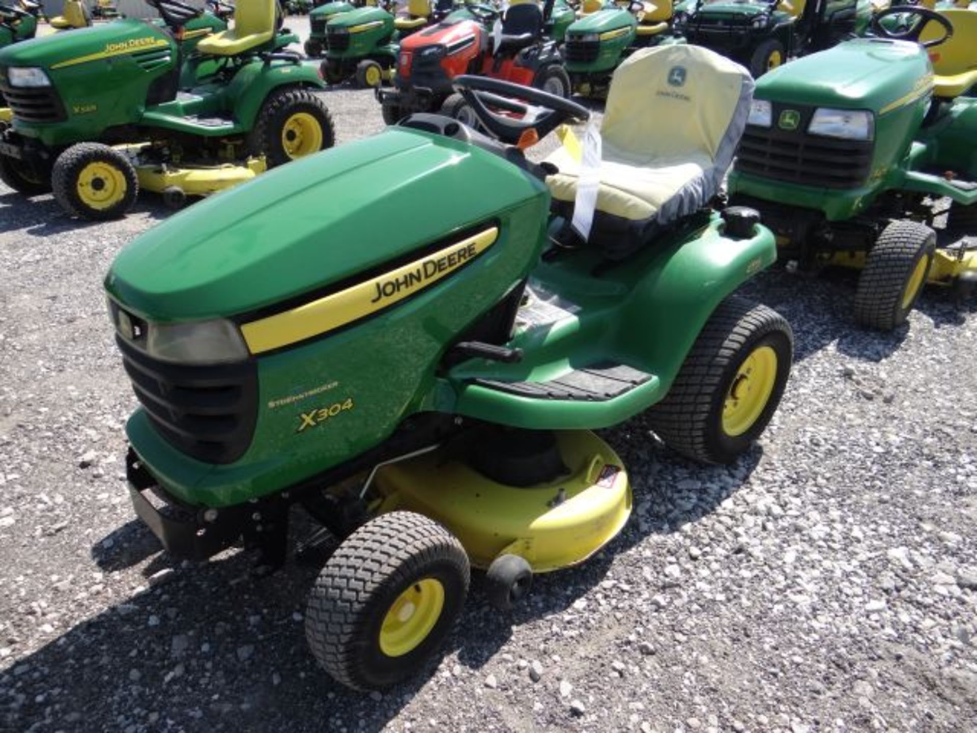 2008 JD X304 AWS Mower 348 hrs, 17hp Kawasaki, Air Cooled, Hydro, 42" Deck, All Wheel Steer, New - Image 3 of 4