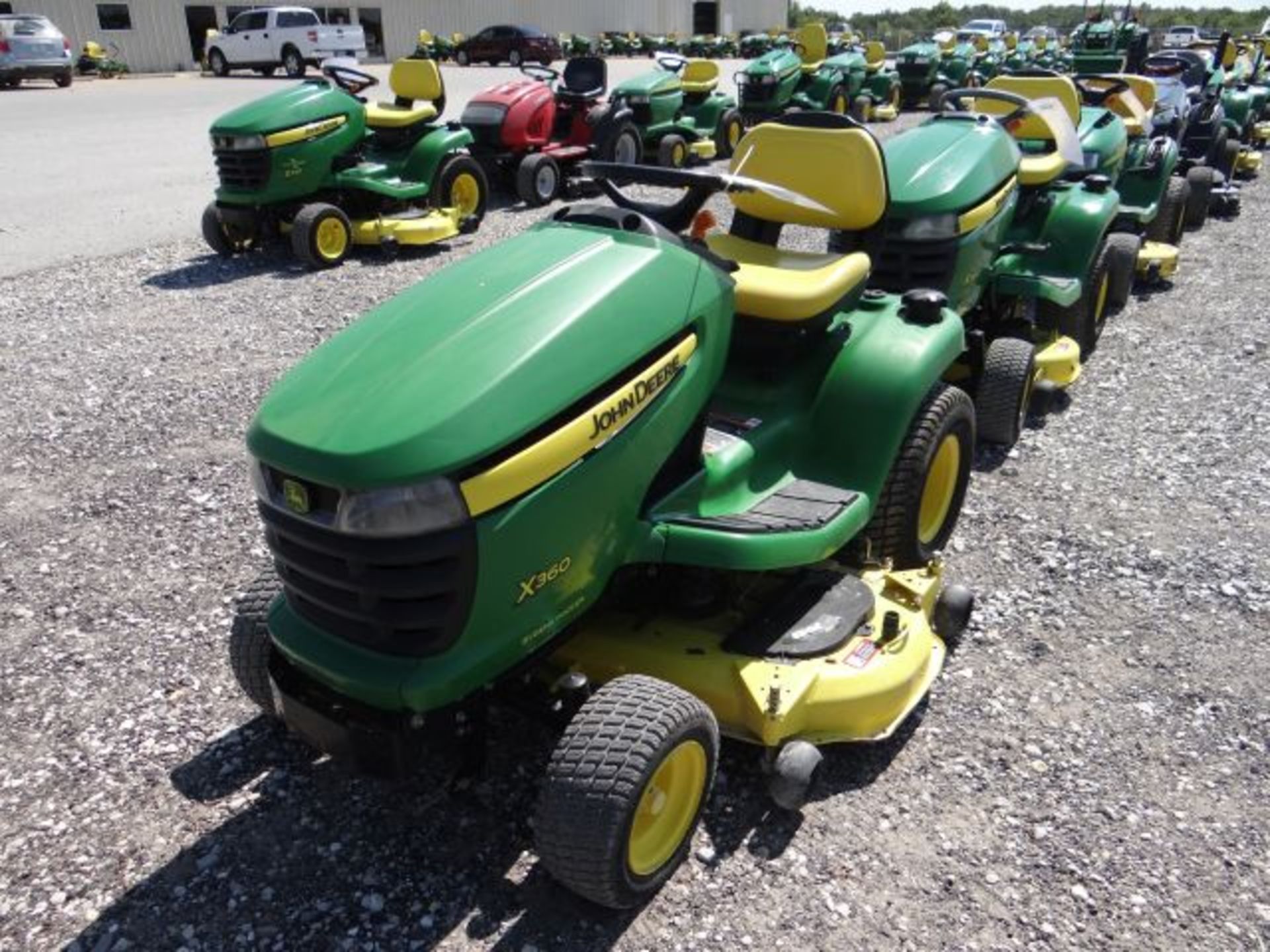 2009 JD X360 Mower 700 hrs, 22hp Kawasaki, Air Cooled, V-Twin, Hydro Power Steering, Hyd Lift, 48" - Image 2 of 3