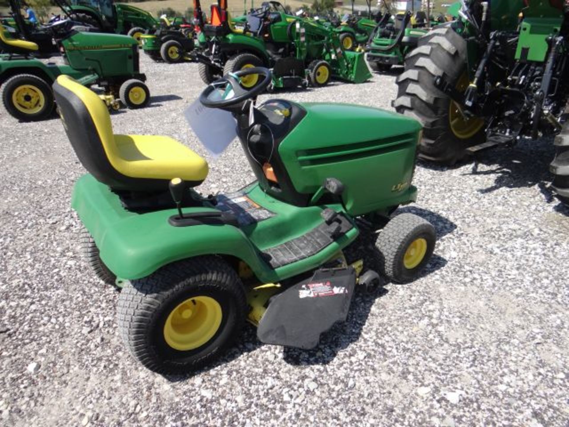 1999 JD LX277 Mower 17 HP, Kawasaki, Air Cooled, V-Twin, Hydro, 42" - Image 2 of 3