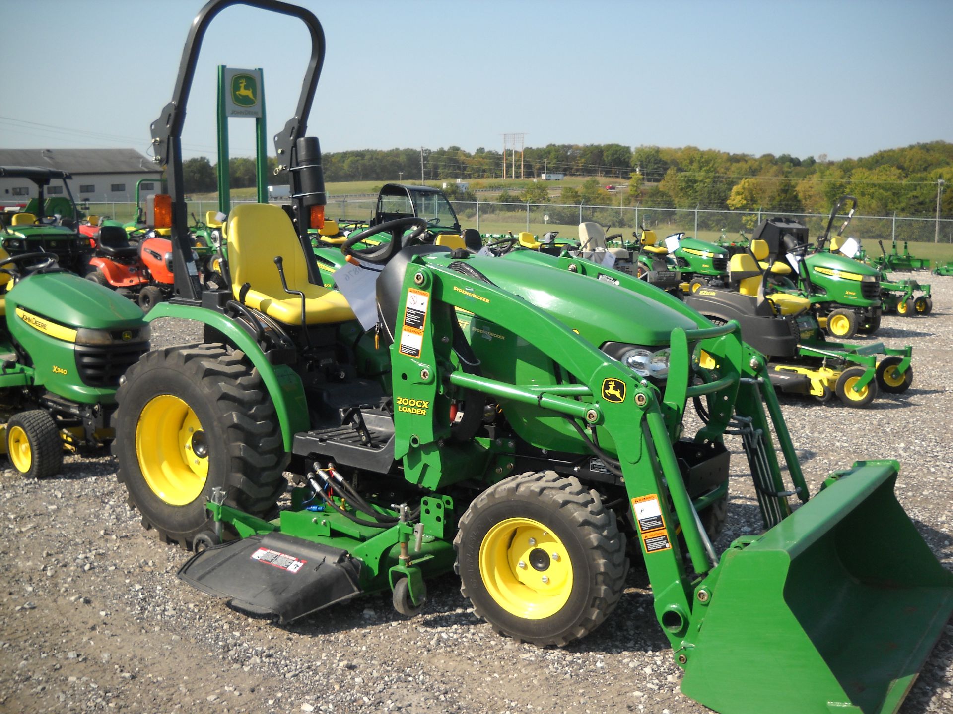 2011 JD 2320 Compact Tractor 410 hrs, 25hp, Yanmar, Diesel, MFWD, 2spd Hydro, Open Station,