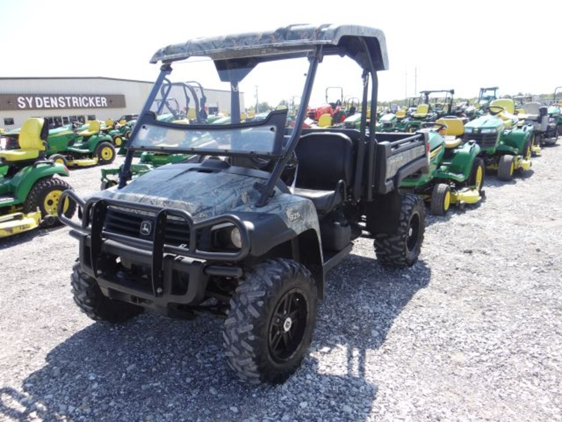 2012 JD 825i Gator 543 hrs, 50hp, 3cyl, EFI, Gas Engine, Black Alloy Wheels, Radial Tires, Brake/