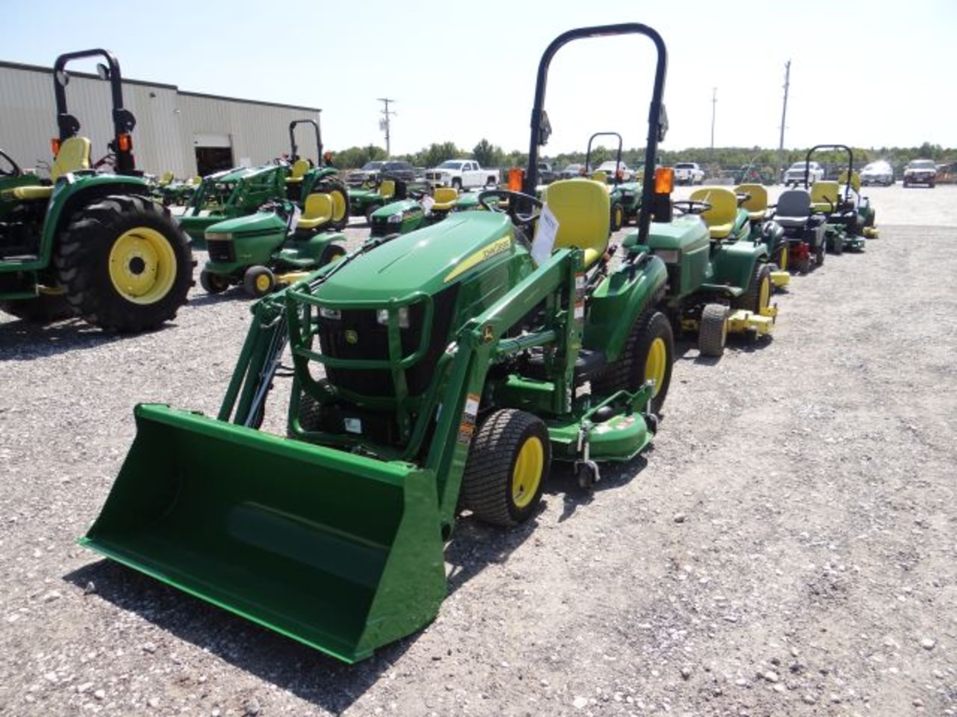 2016 JD 1023E Compact Tractor 5 hrs, 22hp, Yanmar, 2spd, Hydro, MFWD, R-4 Tires, Folding rops, STD - Image 2 of 3