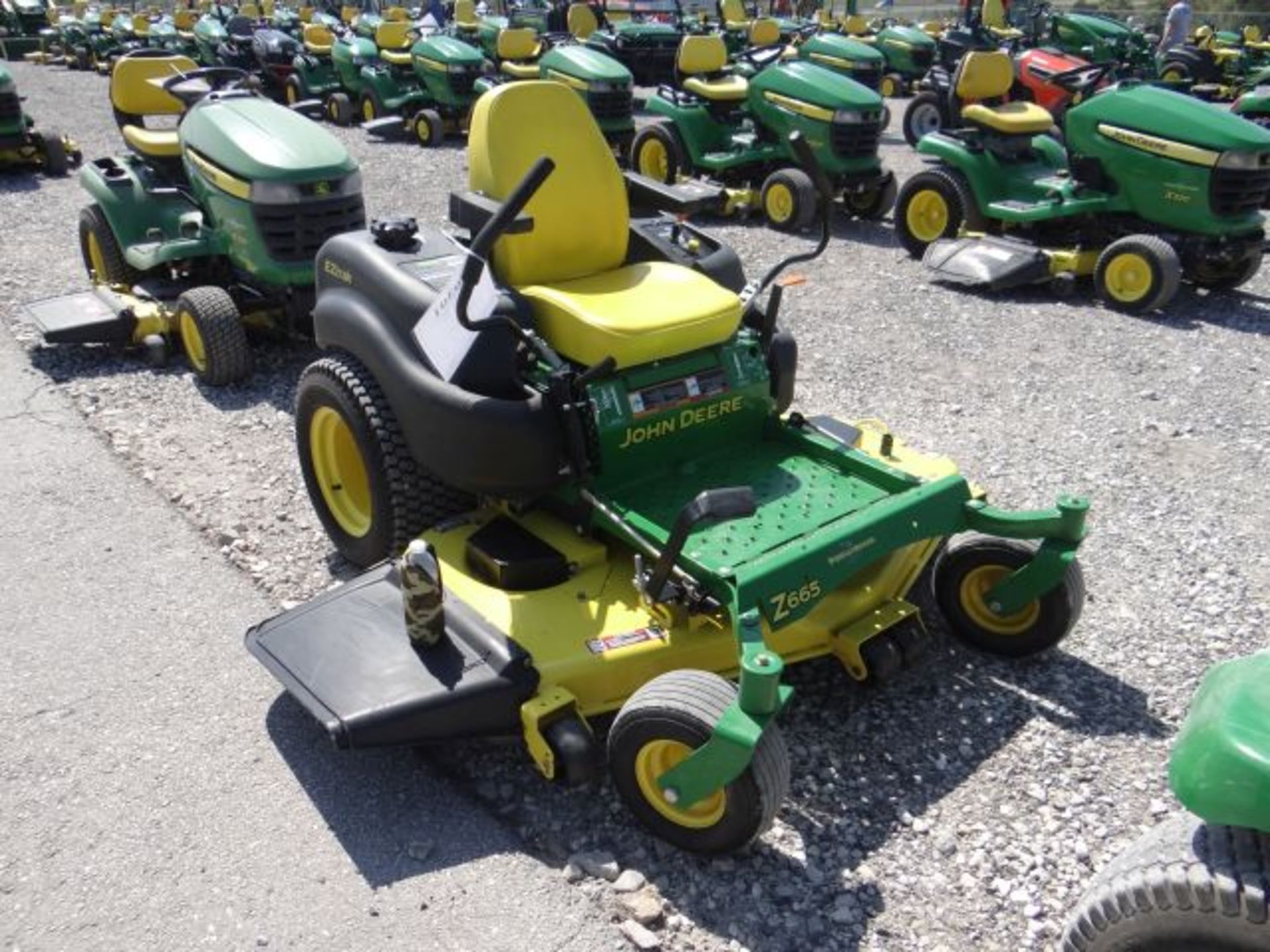 2012 JD Eztrac Mower 301 Hrs, 24 HP, Kawasaki, V-Twin, Air Cooled, 60" - Image 2 of 3