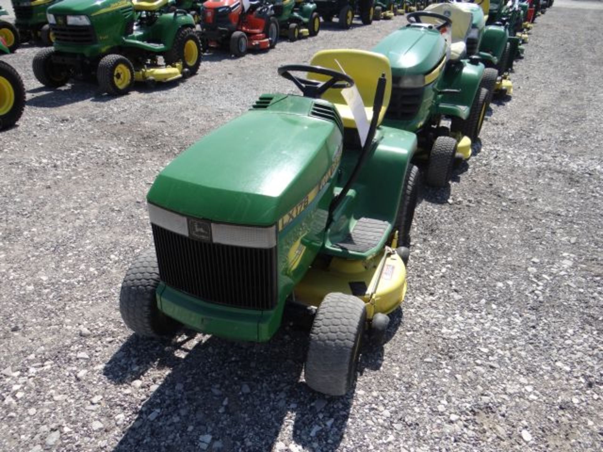 1994 JD LX178 Mower 15hp Kawasaki, V-Twin, Water Cooled, Hydro, 38" Deck - Image 2 of 3